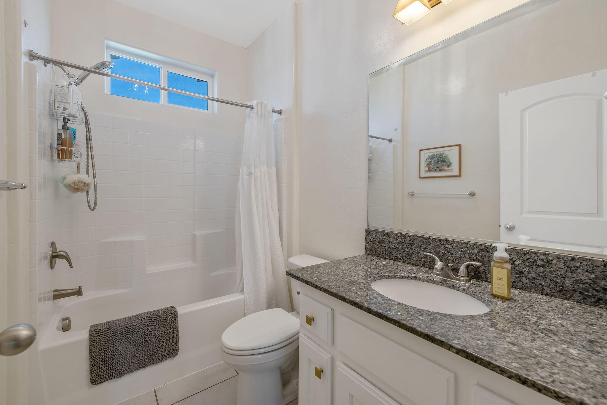 3246 N Rova Ct, Visalia, CA 93291