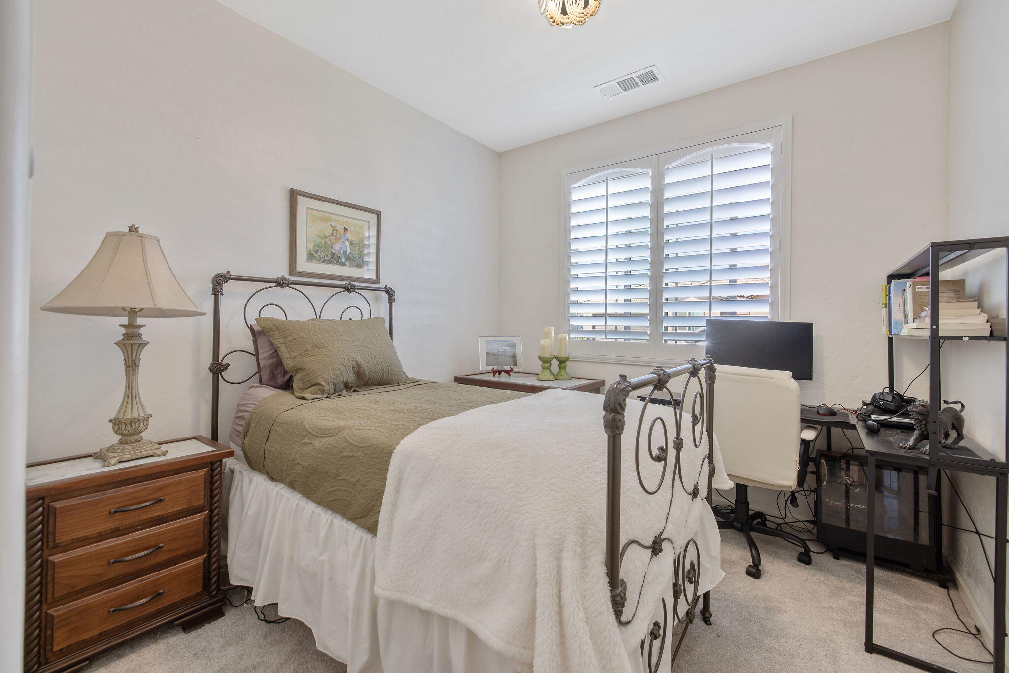 3246 N Rova Ct, Visalia, CA 93291