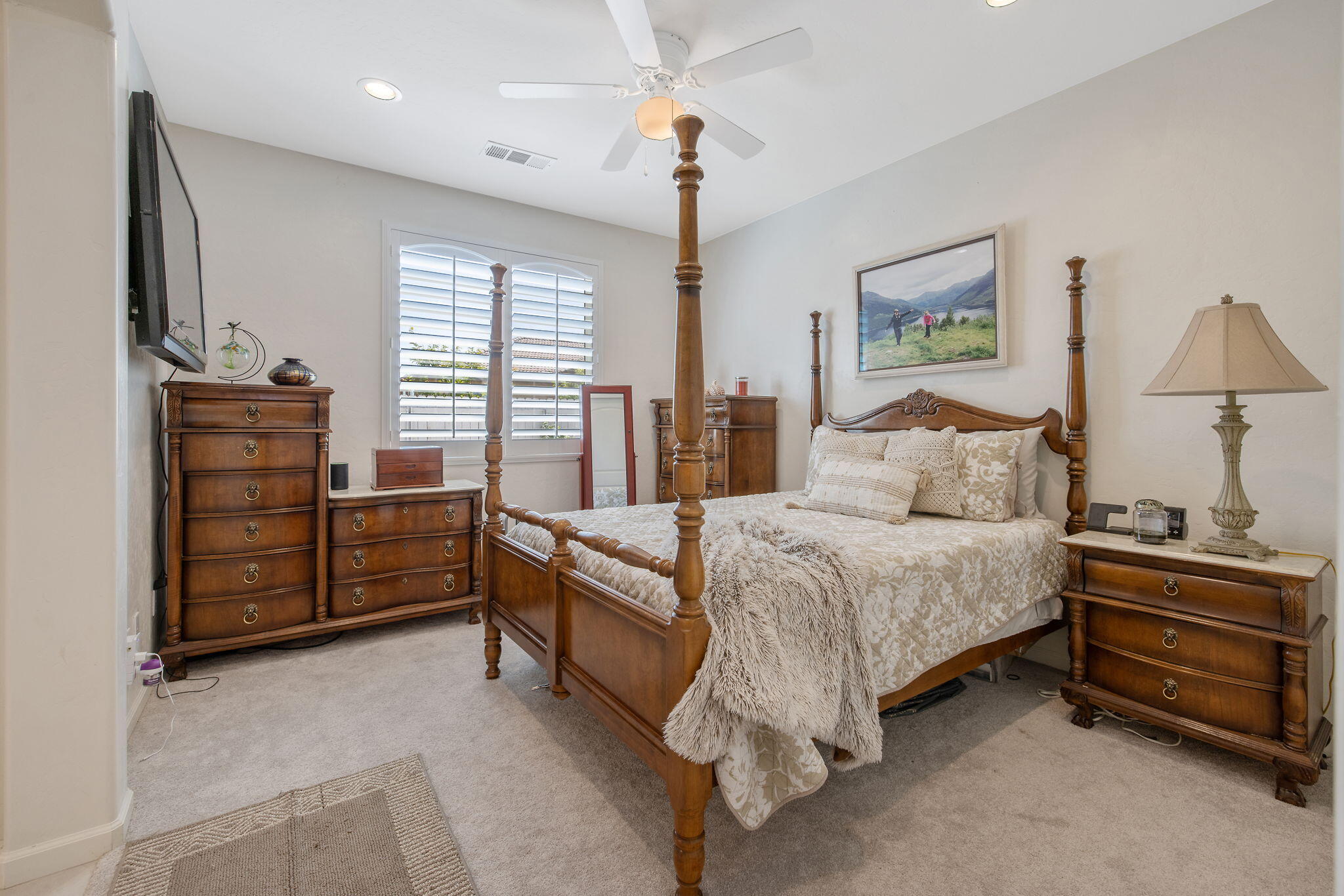 3246 N Rova Ct, Visalia, CA 93291