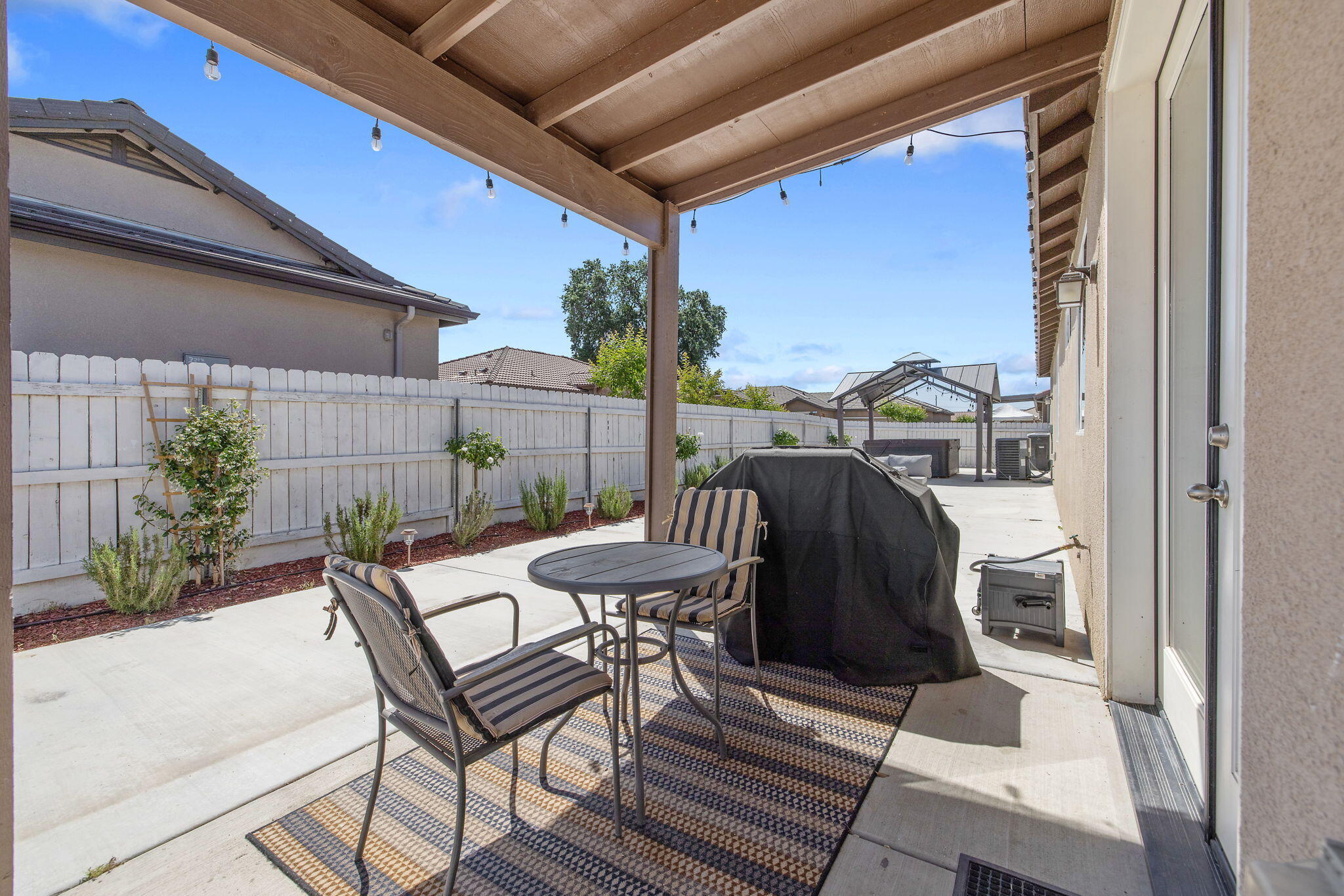 3246 N Rova Ct, Visalia, CA 93291