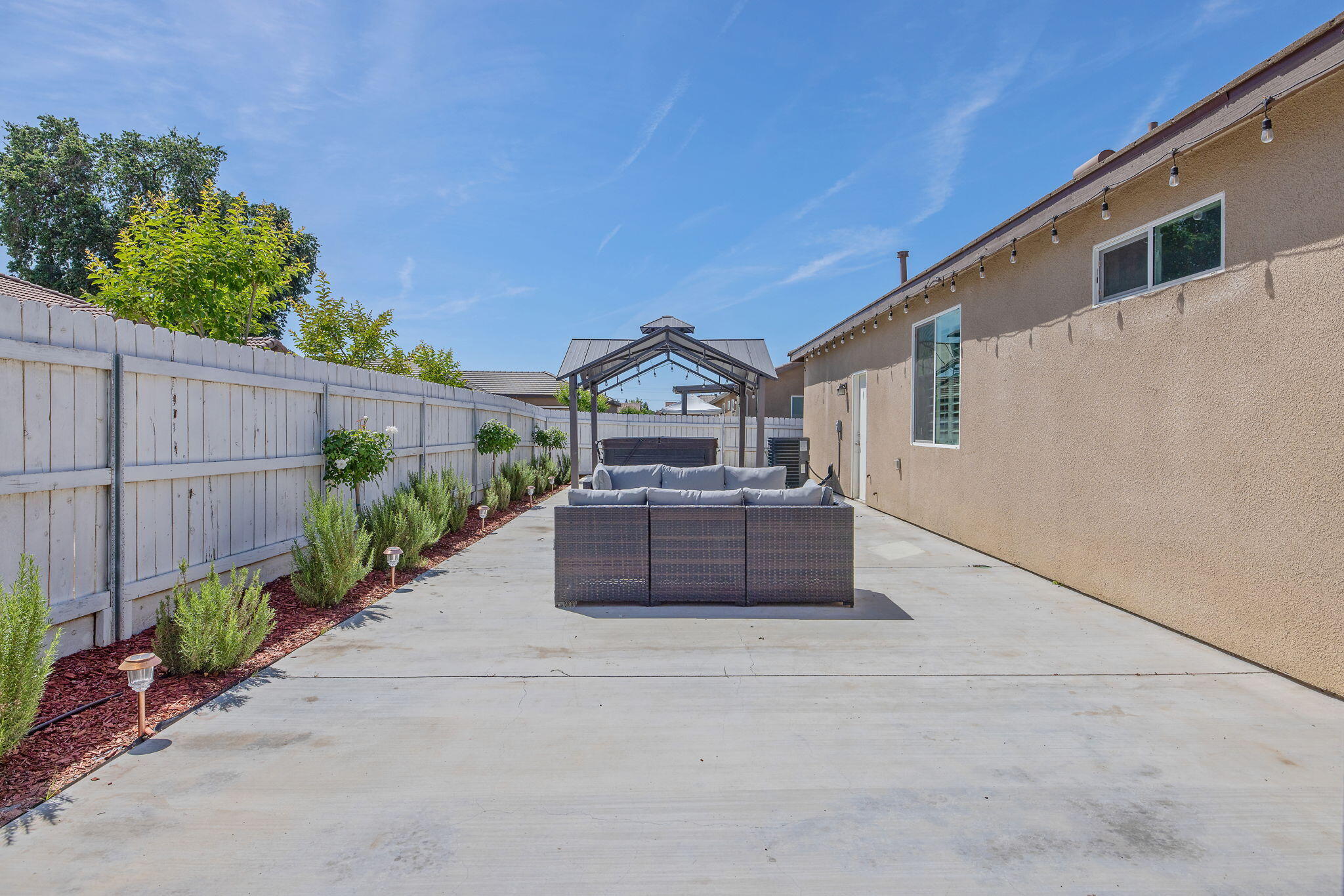 3246 N Rova Ct, Visalia, CA 93291