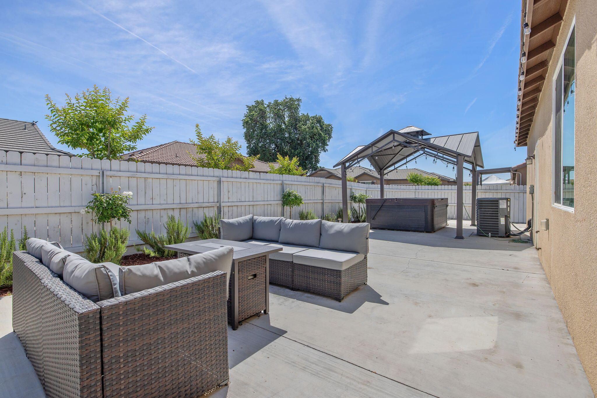 3246 N Rova Ct, Visalia, CA 93291