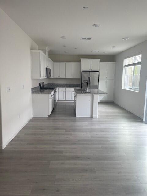 2227 S Crumal St, Visalia, CA 93292