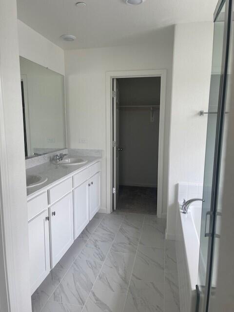 2227 S Crumal St, Visalia, CA 93292