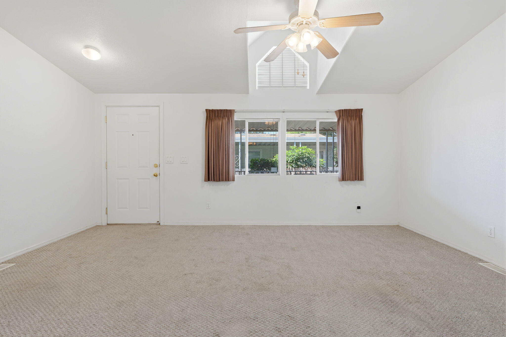 100 S Westwood St #129, Porterville, CA 93257