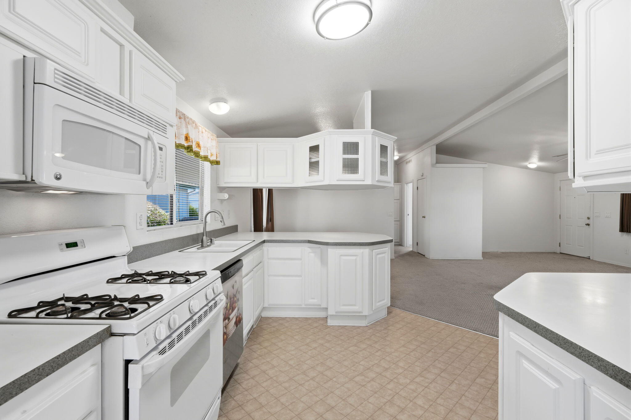 100 S Westwood St #129, Porterville, CA 93257