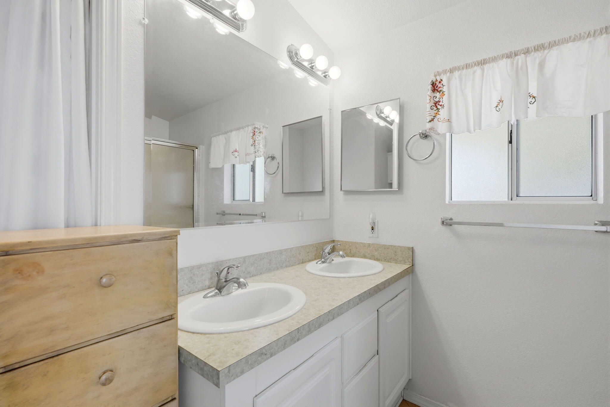 100 S Westwood St #129, Porterville, CA 93257