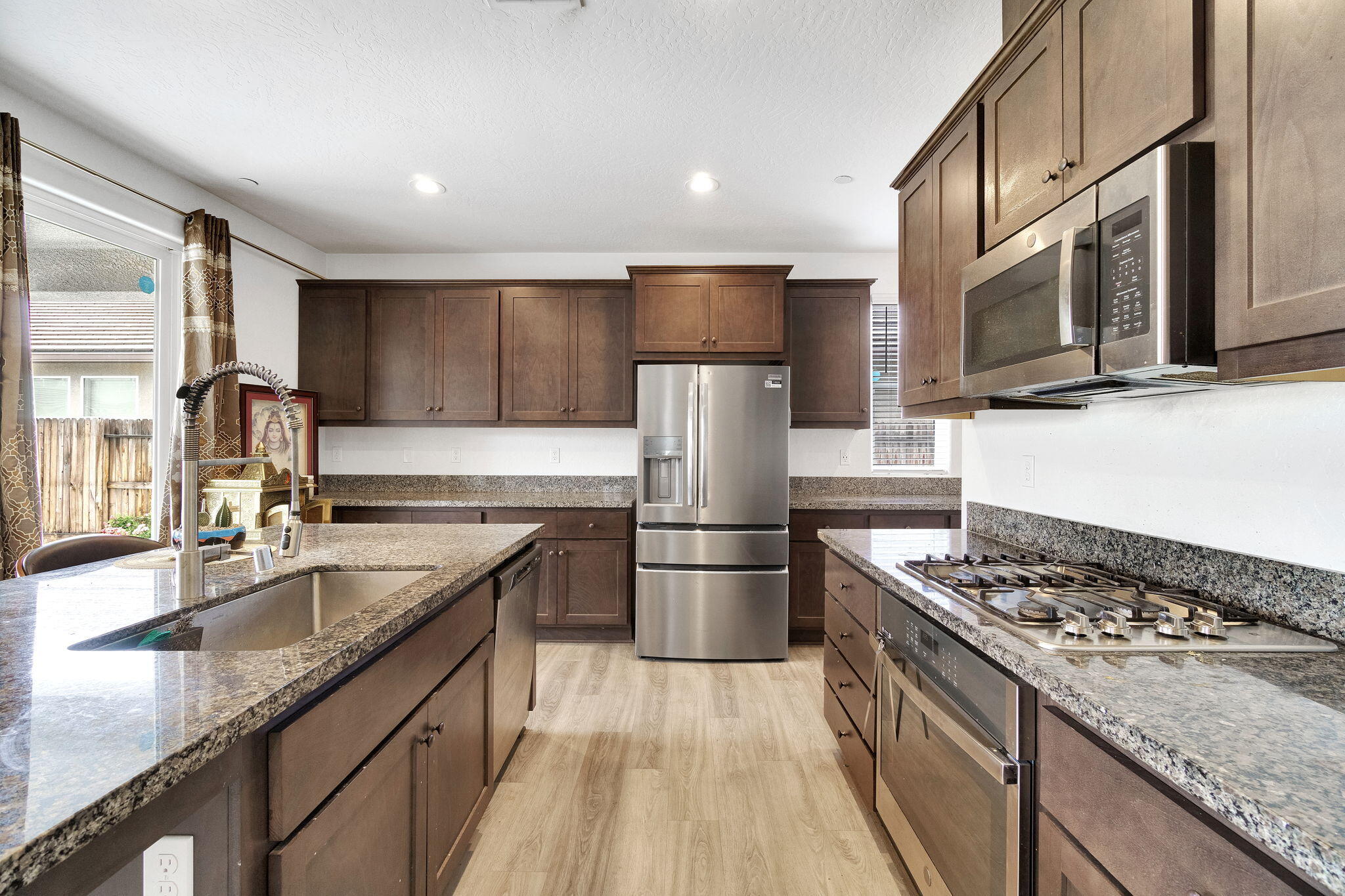 6188 E Berkeley Ave, Fresno, CA 93727