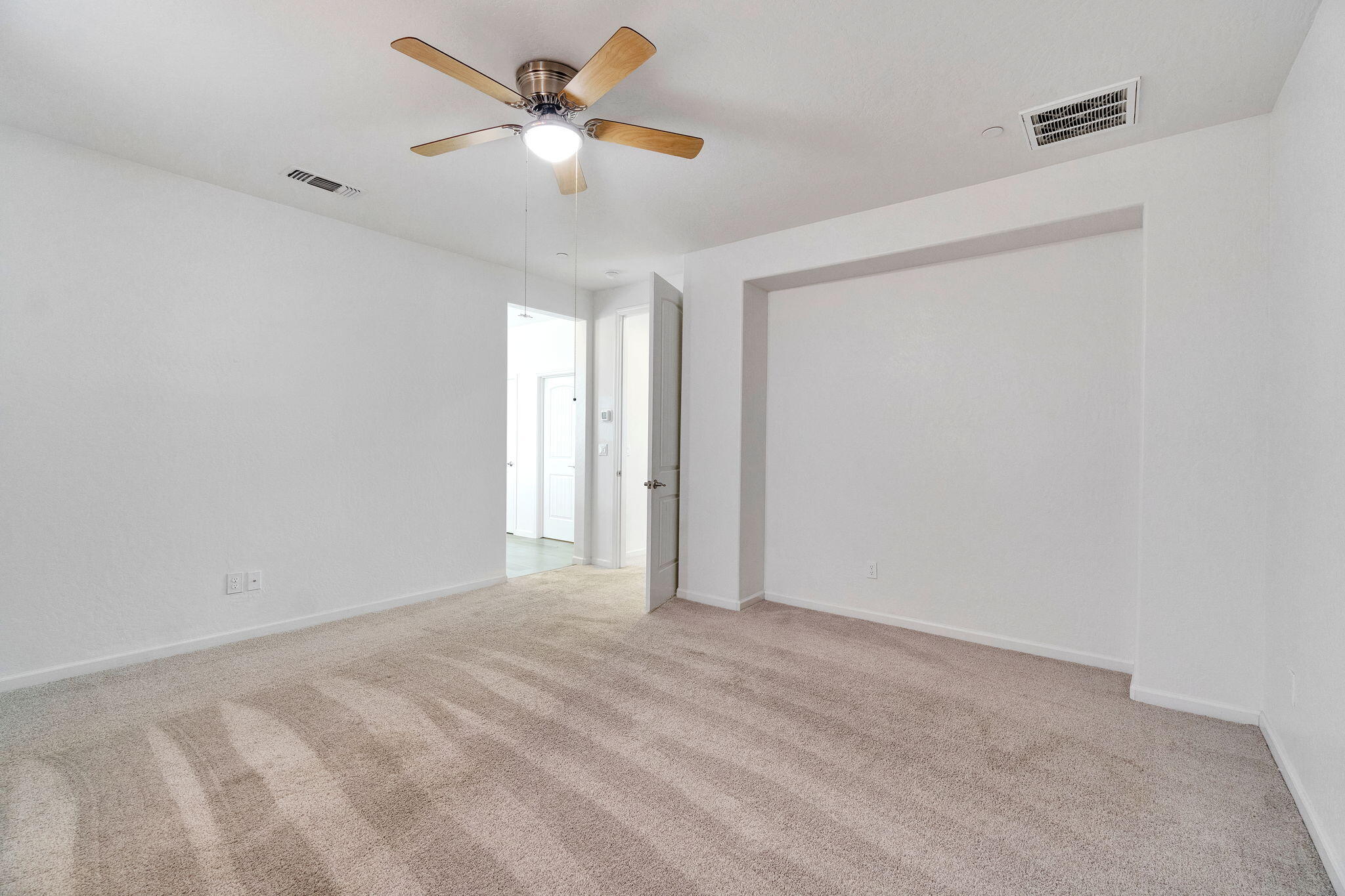 6188 E Berkeley Ave, Fresno, CA 93727