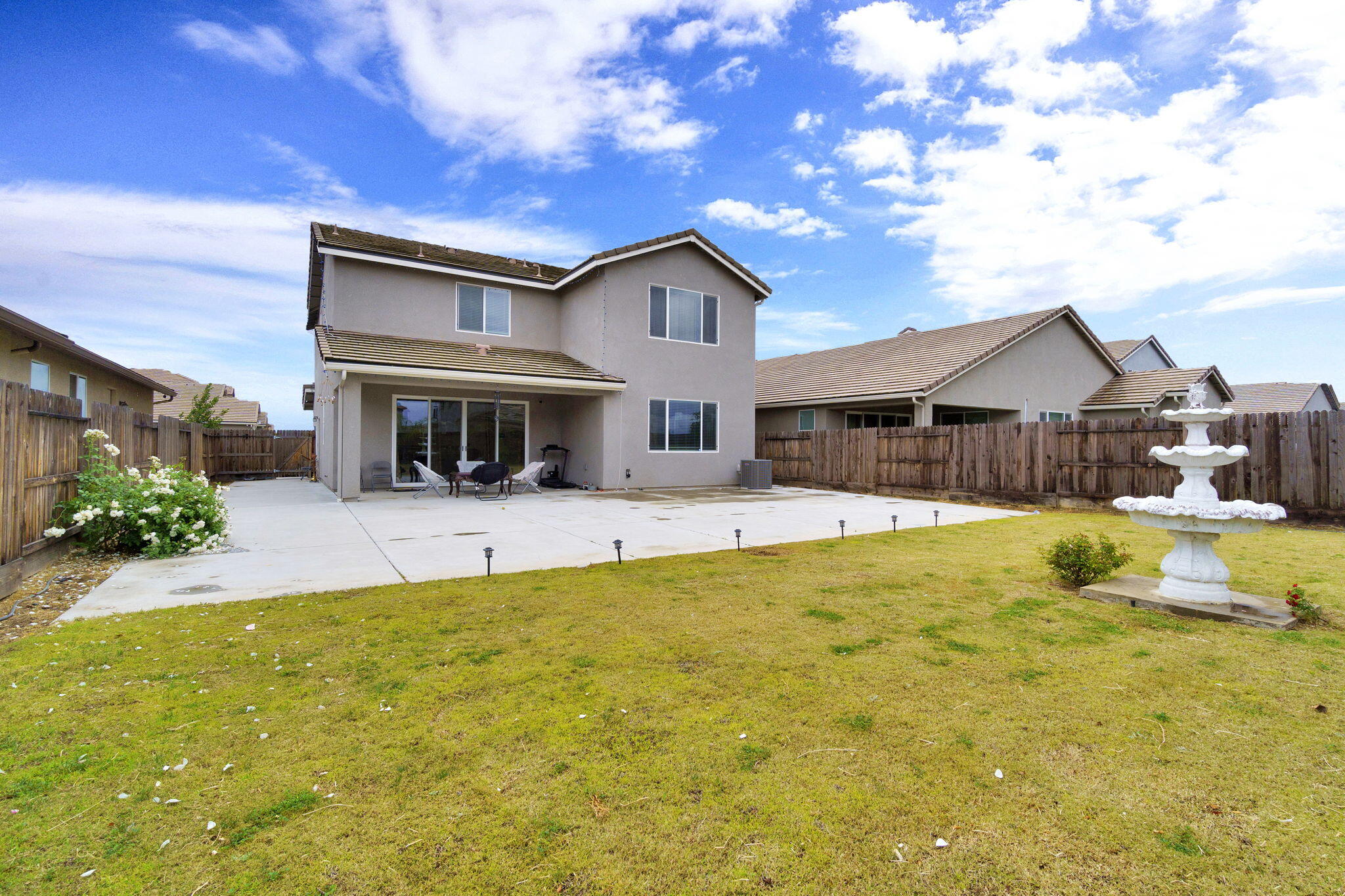 6188 E Berkeley Ave, Fresno, CA 93727