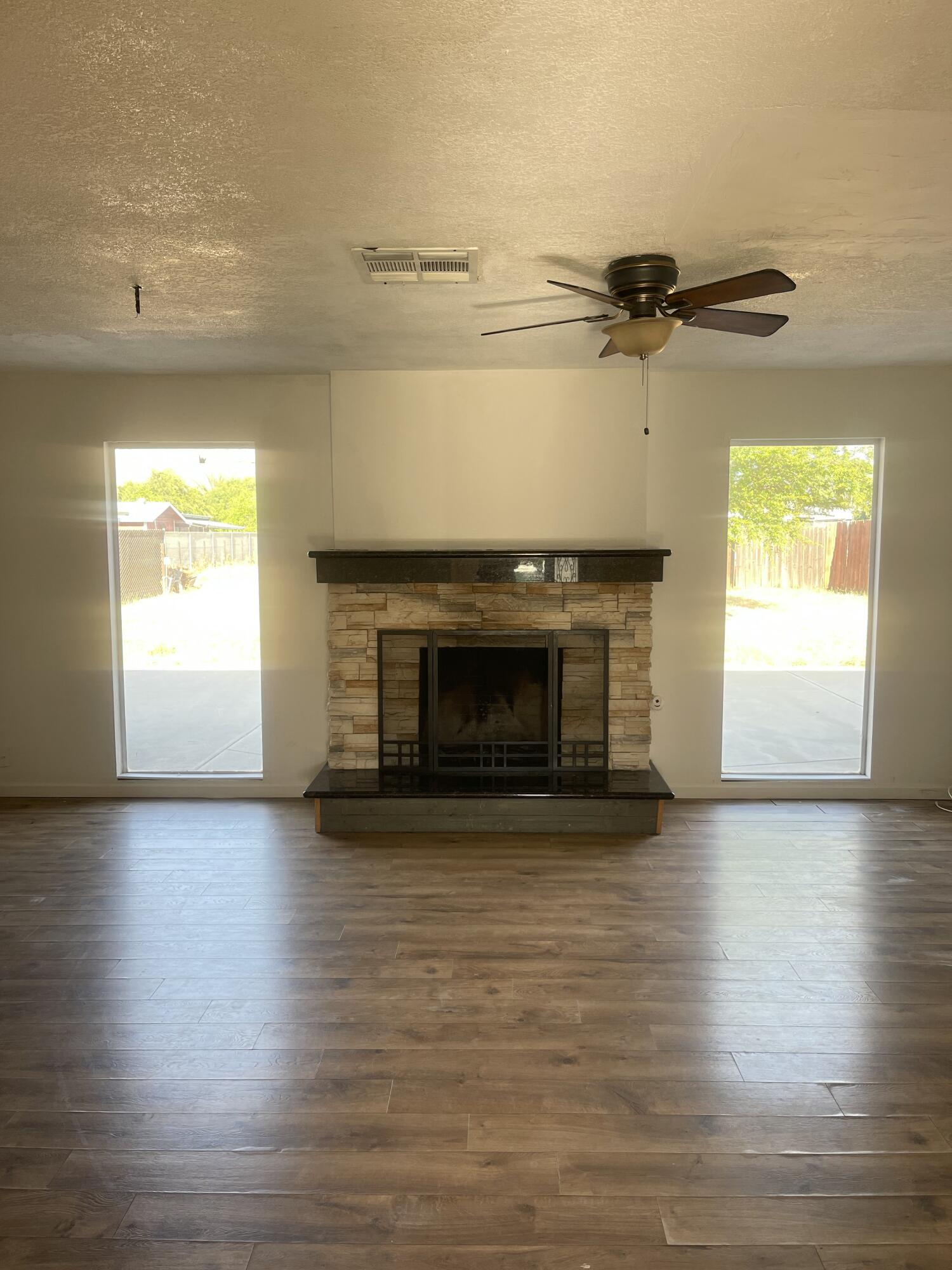 1906 N Beverly St, Porterville, CA 93257