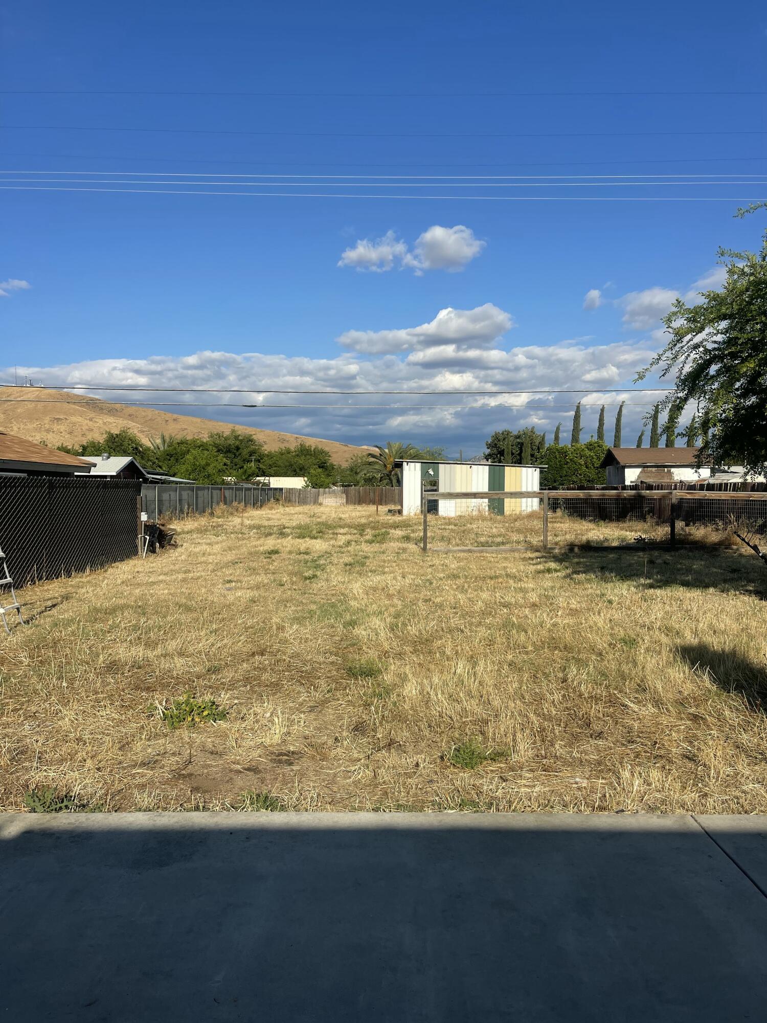 1906 N Beverly St, Porterville, CA 93257