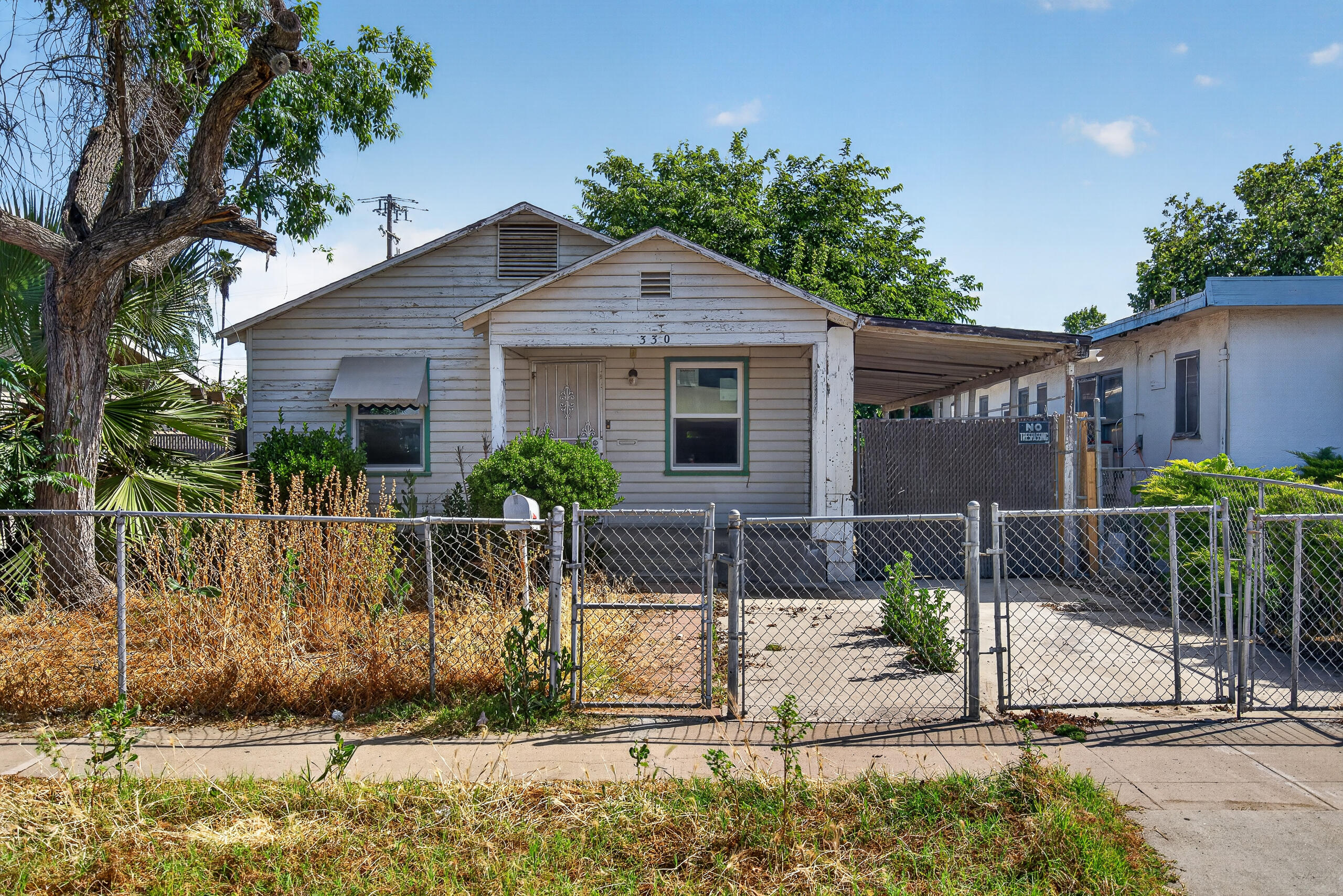 330 N L, Dinuba, CA 93618