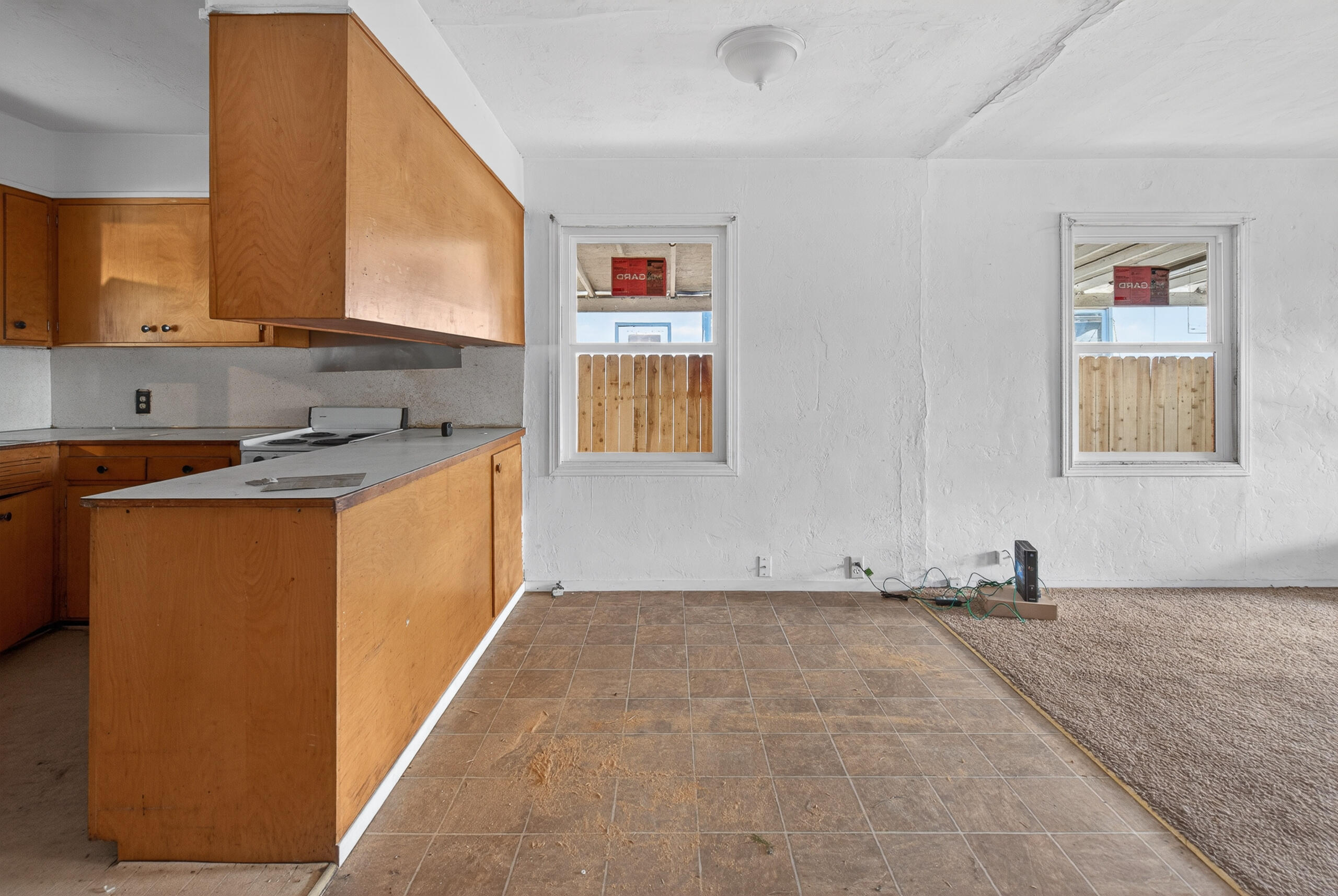 330 N L, Dinuba, CA 93618