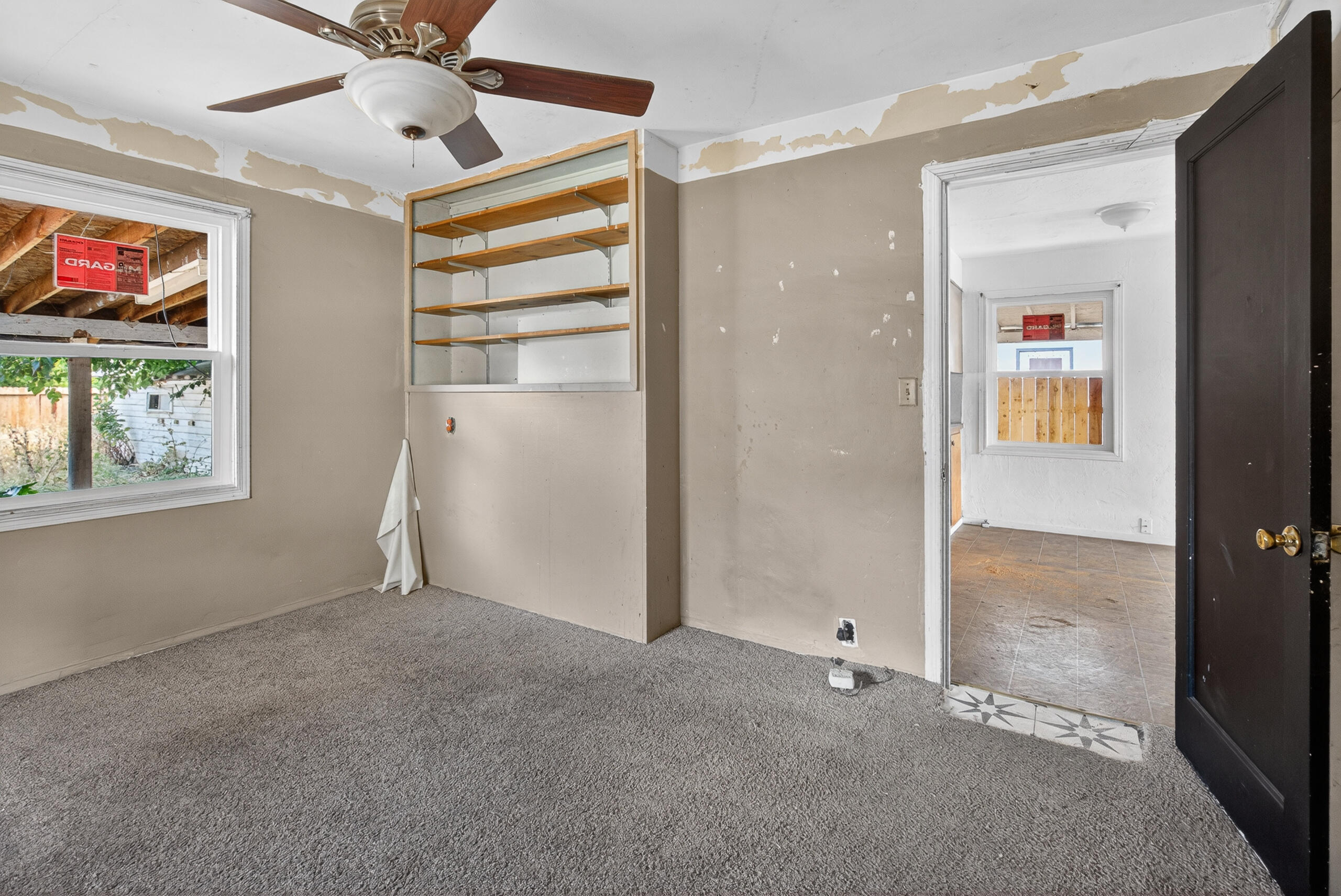 330 N L, Dinuba, CA 93618