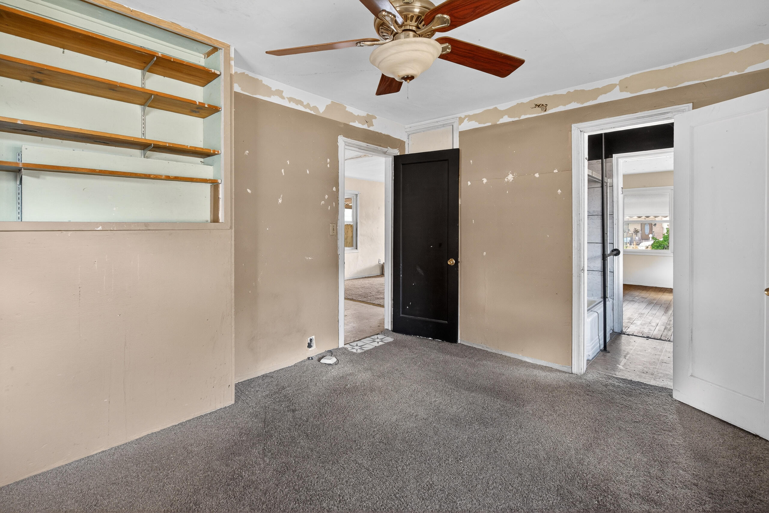 330 N L, Dinuba, CA 93618