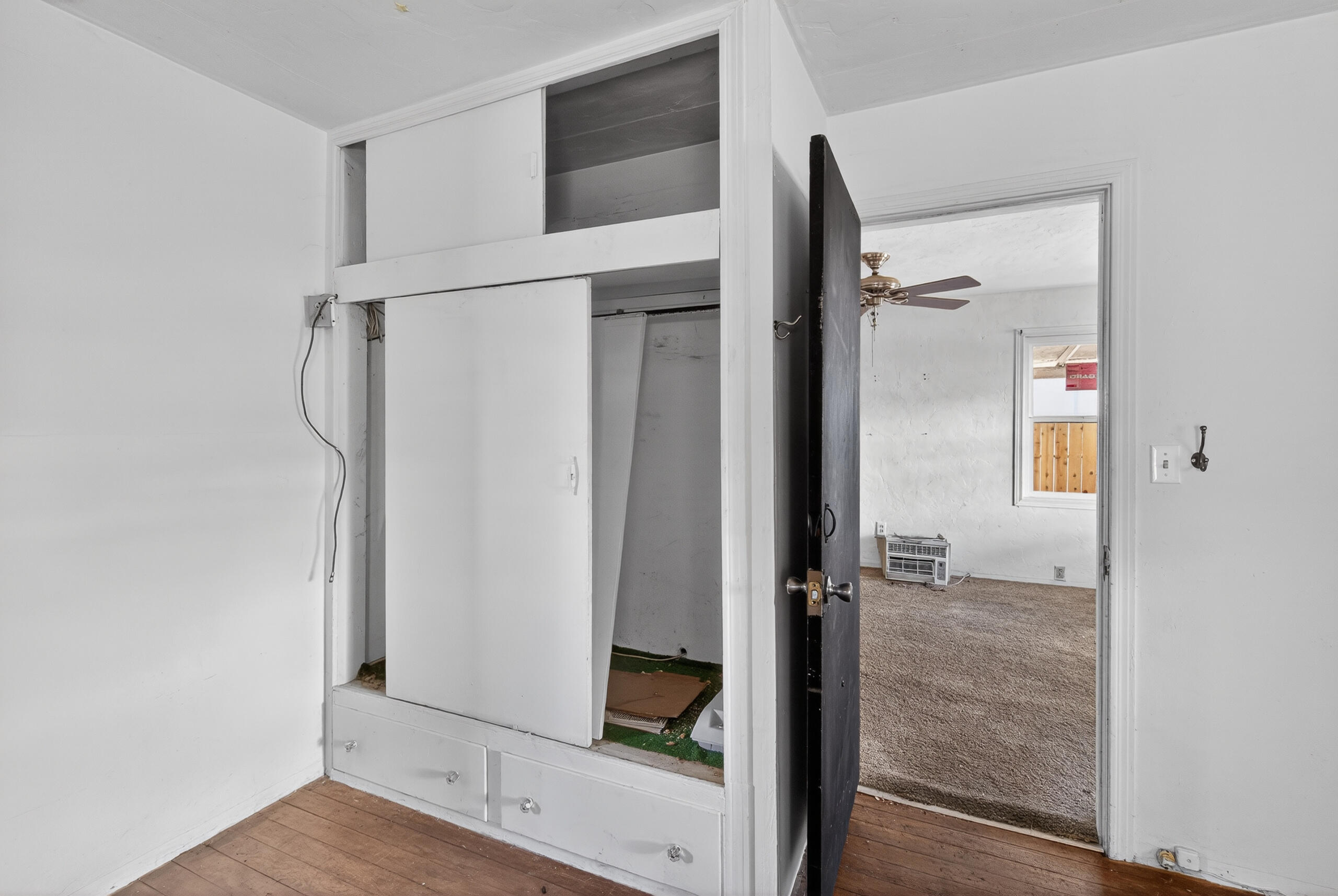 330 N L, Dinuba, CA 93618