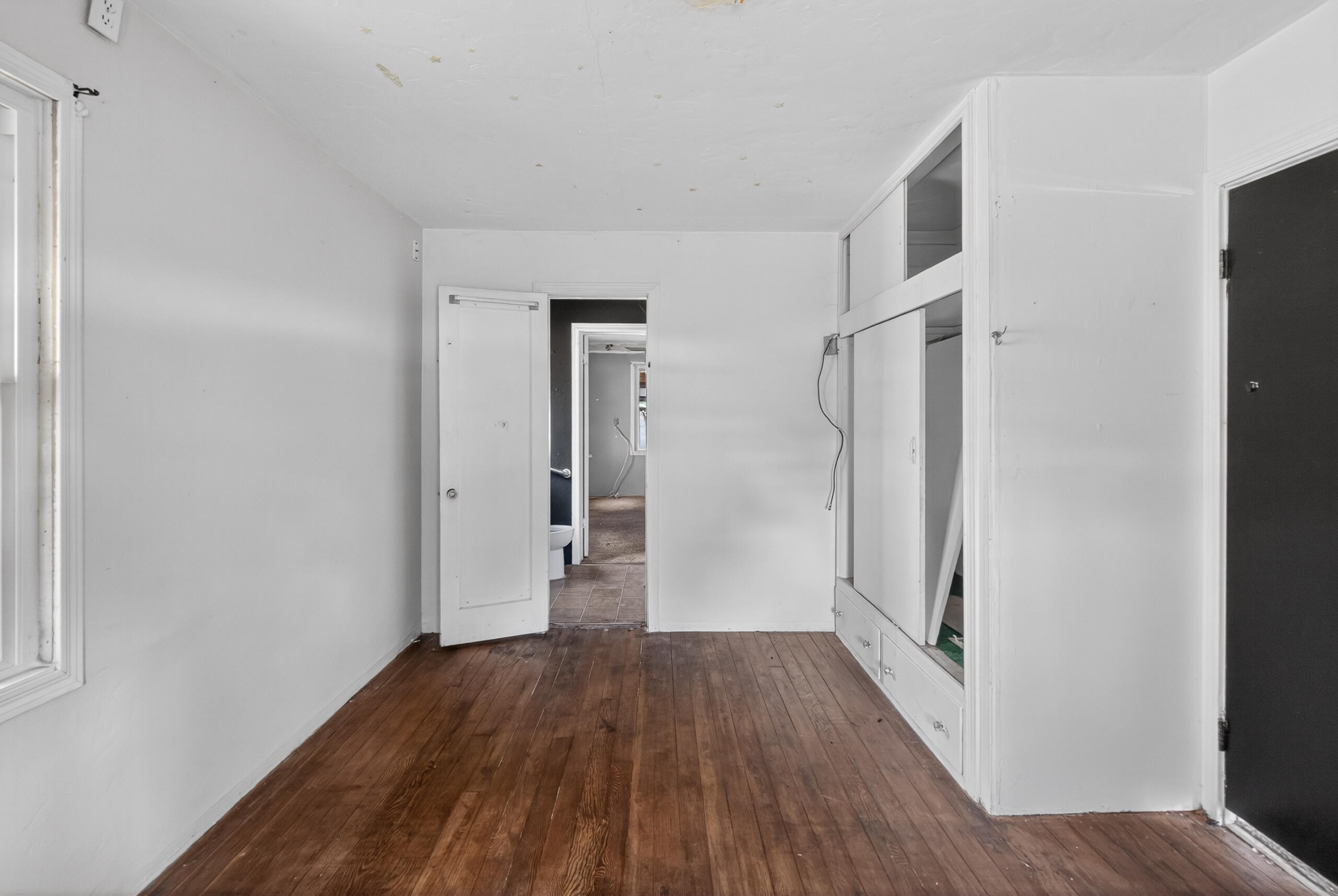 330 N L, Dinuba, CA 93618