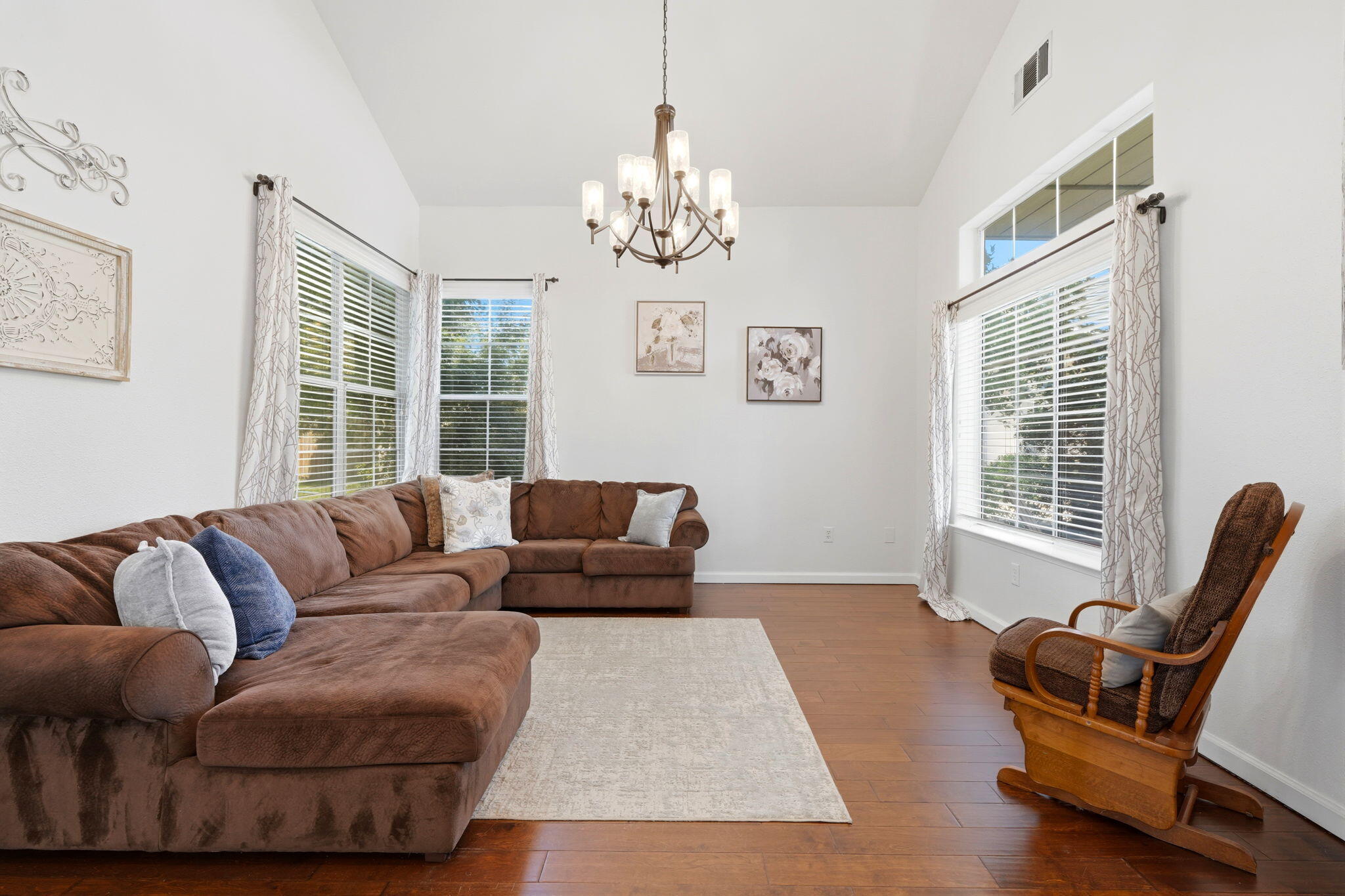 5640 W Monte Verde Ct, Visalia, CA 93277