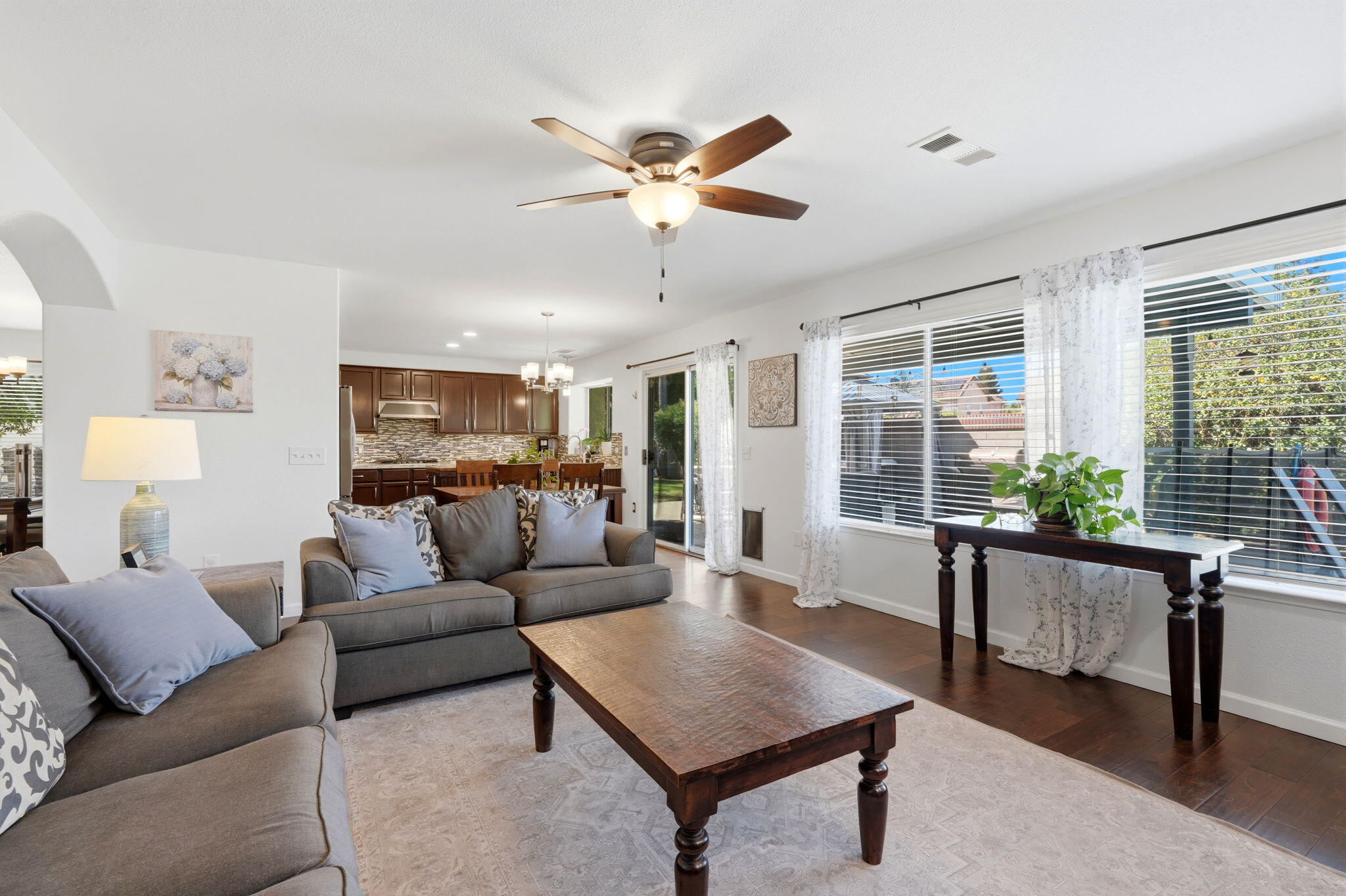 5640 W Monte Verde Ct, Visalia, CA 93277