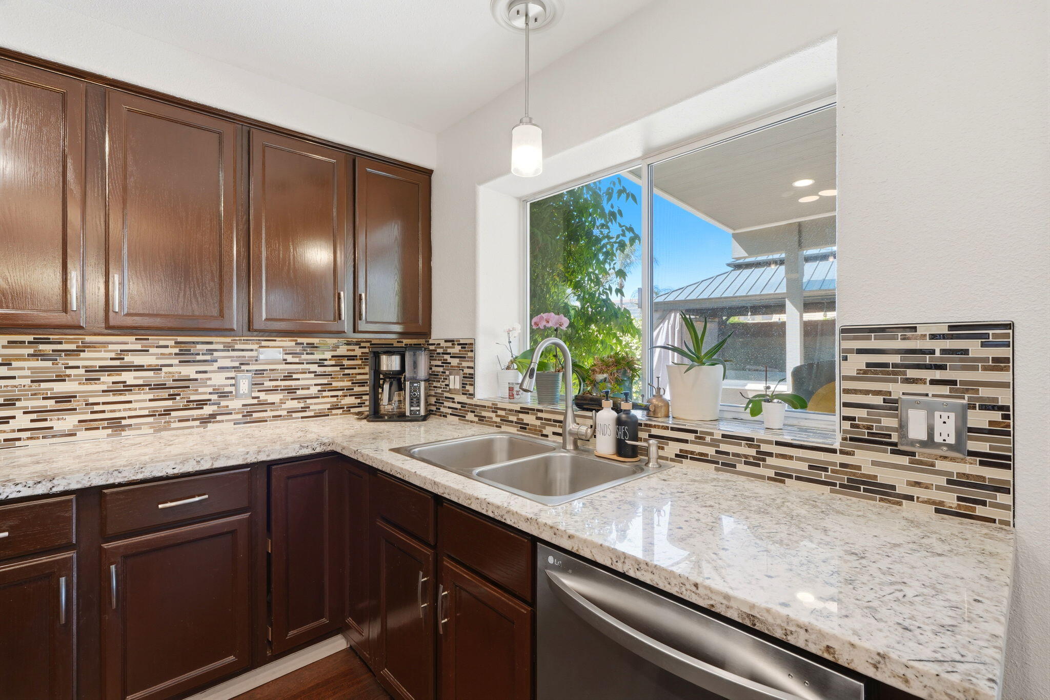 5640 W Monte Verde Ct, Visalia, CA 93277