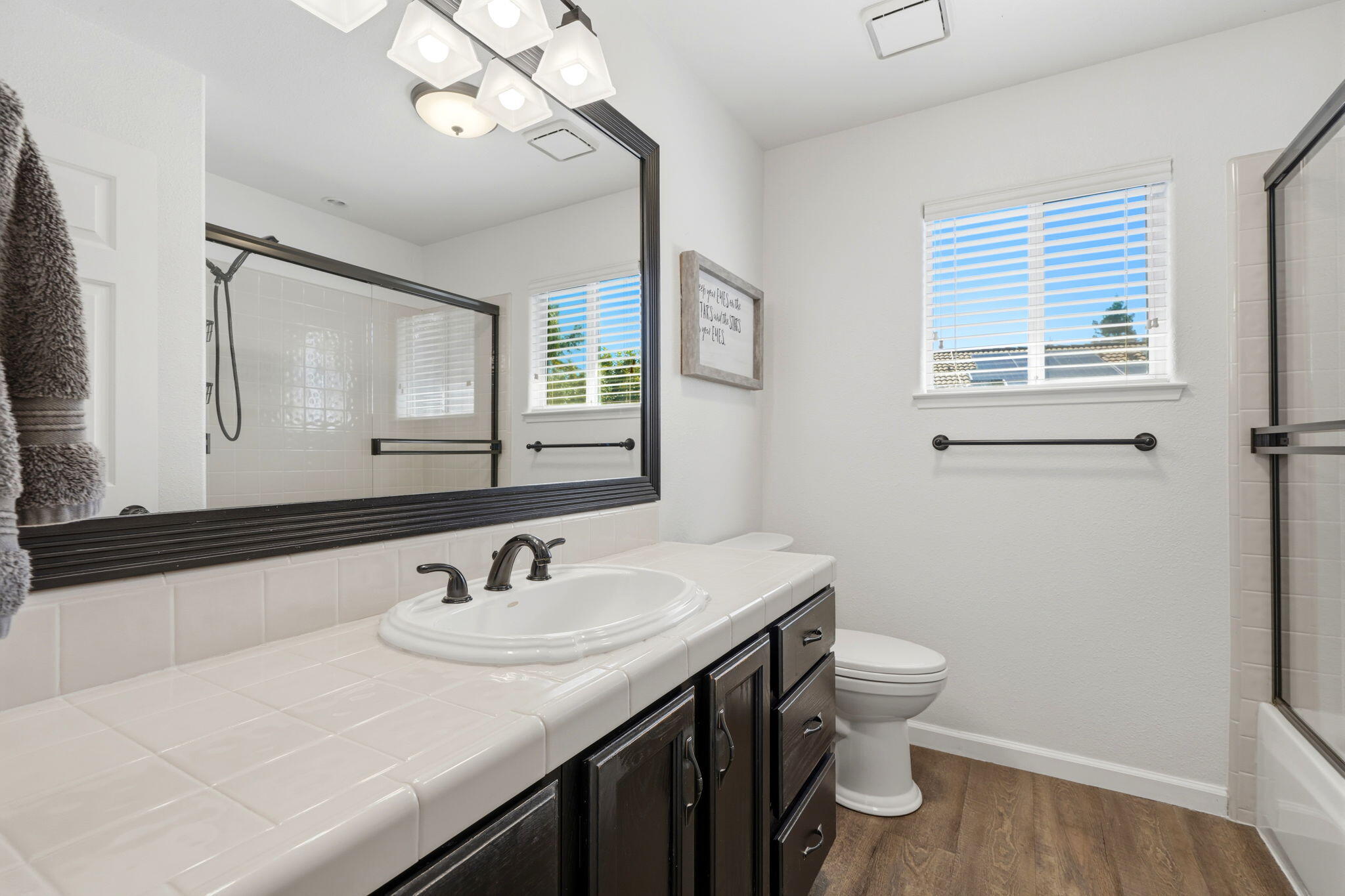 5640 W Monte Verde Ct, Visalia, CA 93277