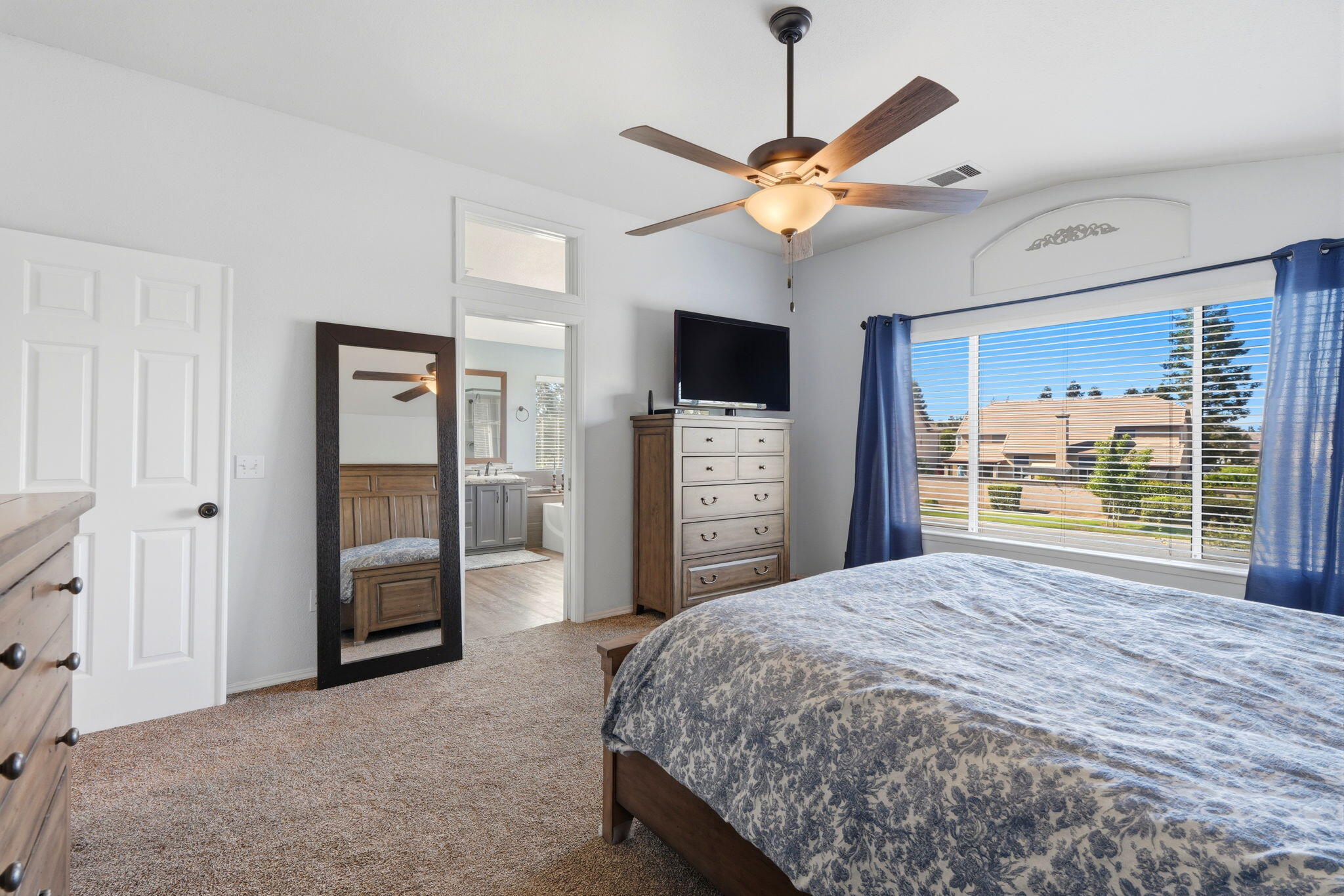 5640 W Monte Verde Ct, Visalia, CA 93277