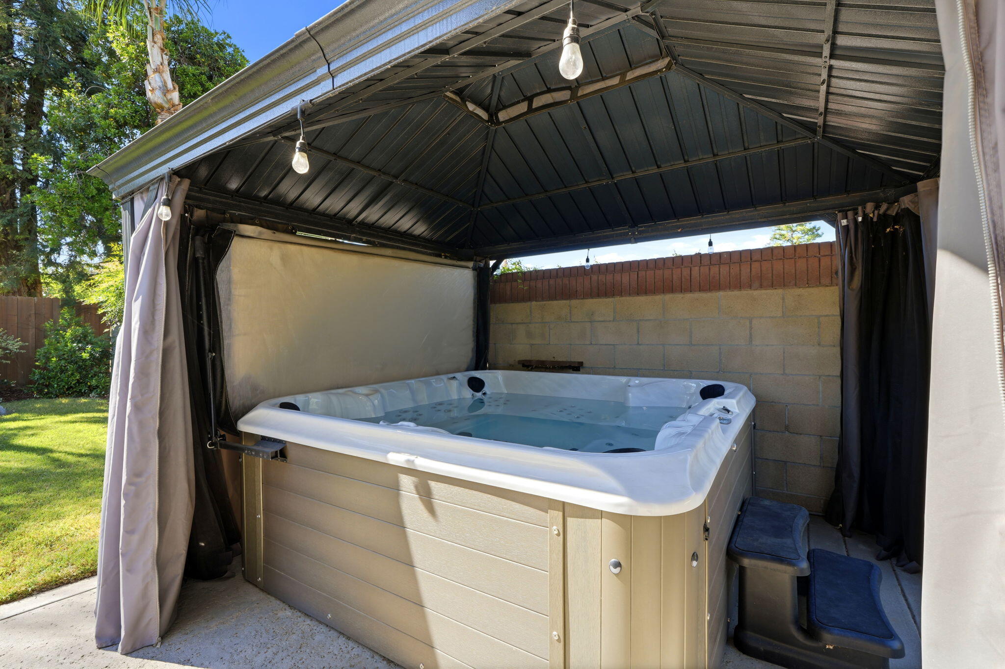 5640 W Monte Verde Ct, Visalia, CA 93277