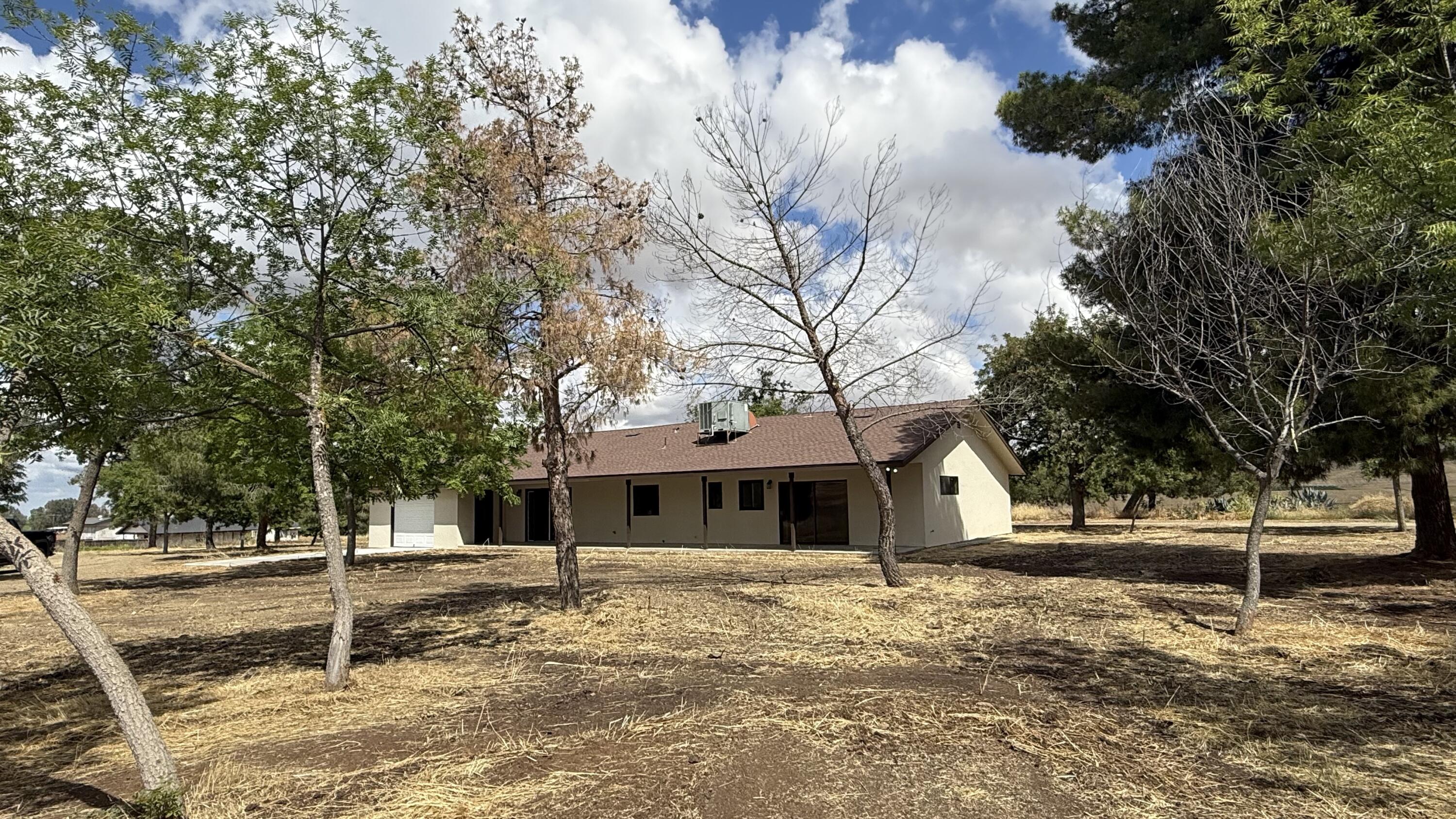 27057 Ave 196, Strathmore, CA 93267