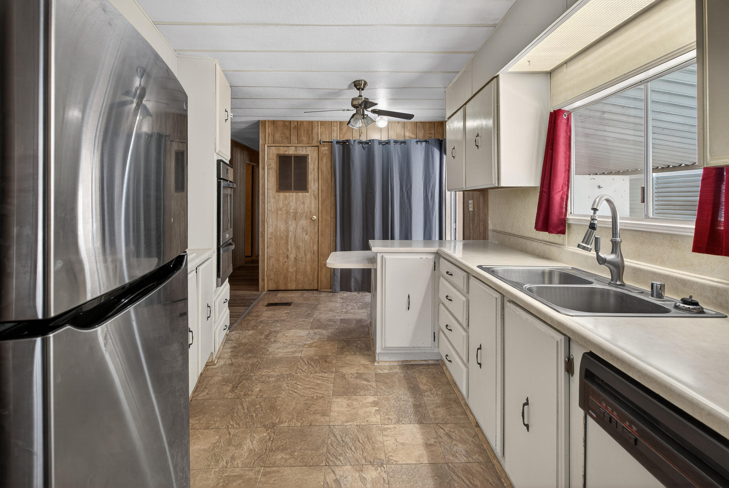 1300 W Olson Ave #155, Reedley, CA 93654