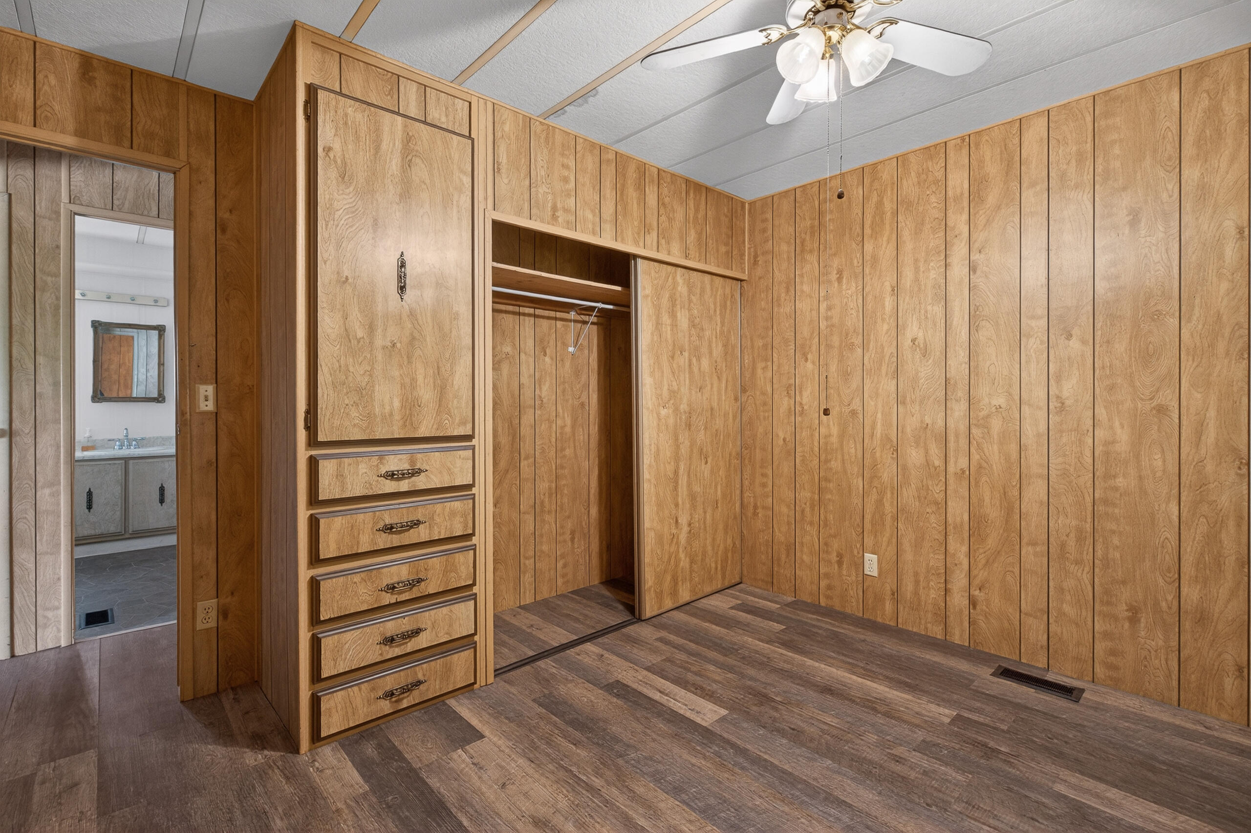 1300 W Olson Ave #155, Reedley, CA 93654