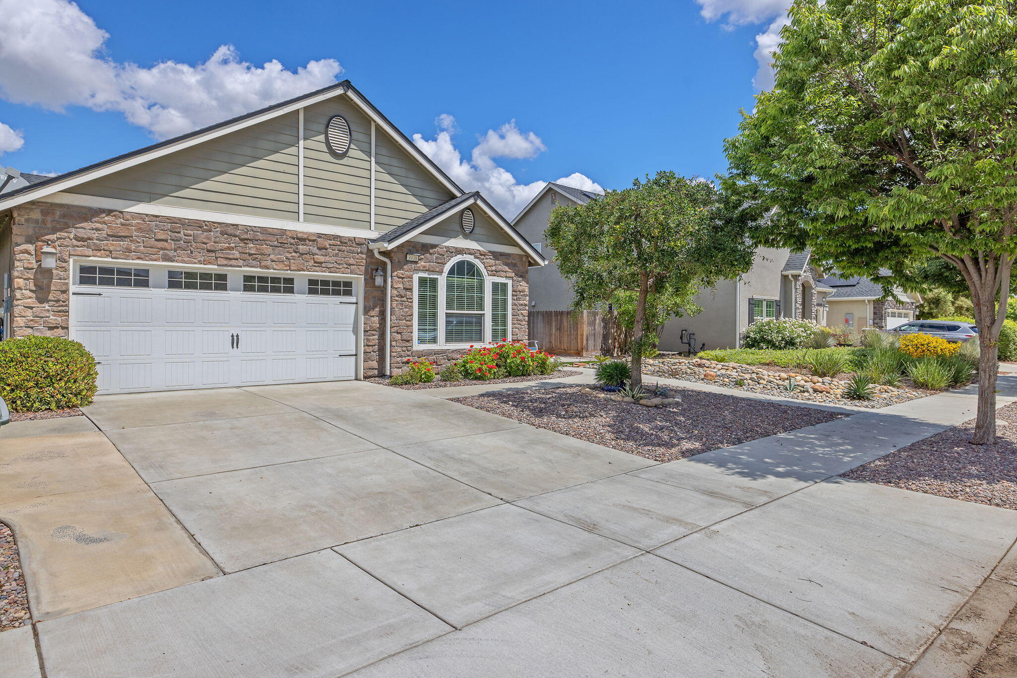 3938 W Vine Ave, Visalia, CA 93291