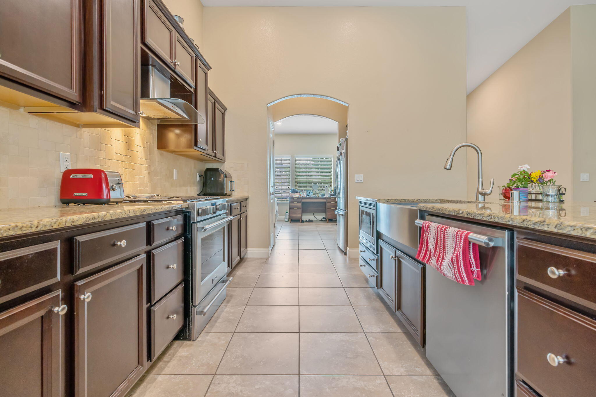 3938 W Vine Ave, Visalia, CA 93291