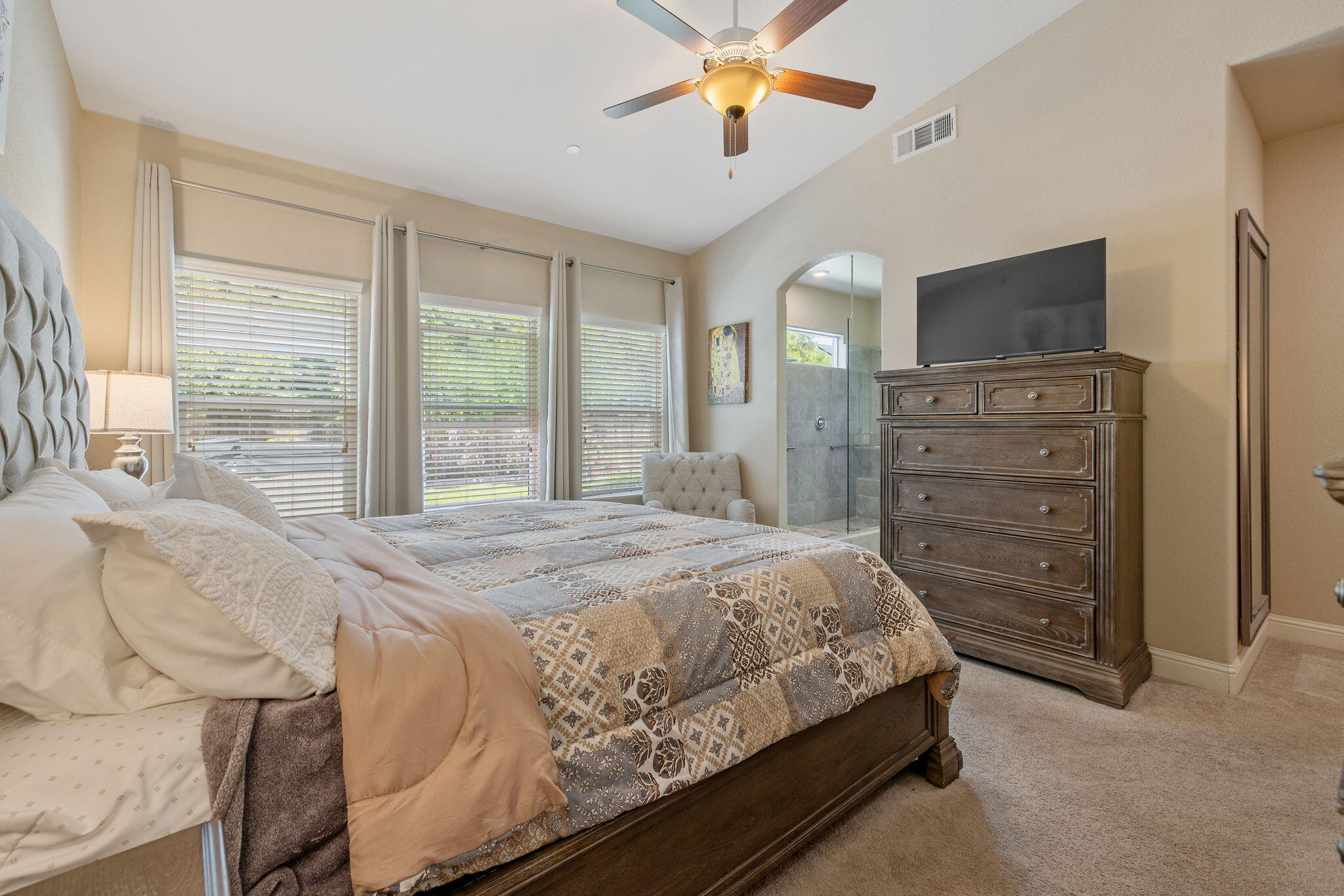 3938 W Vine Ave, Visalia, CA 93291