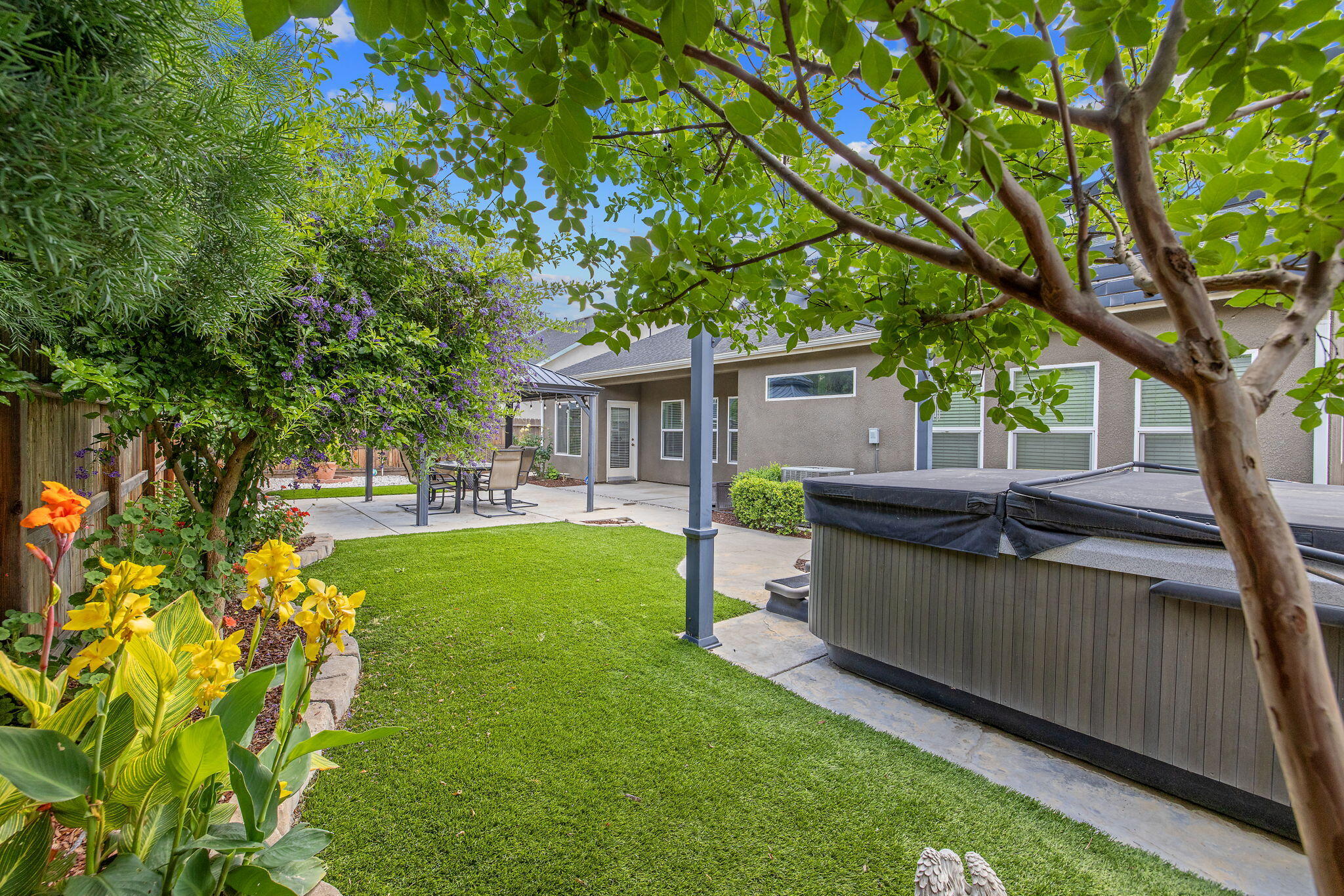 3938 W Vine Ave, Visalia, CA 93291