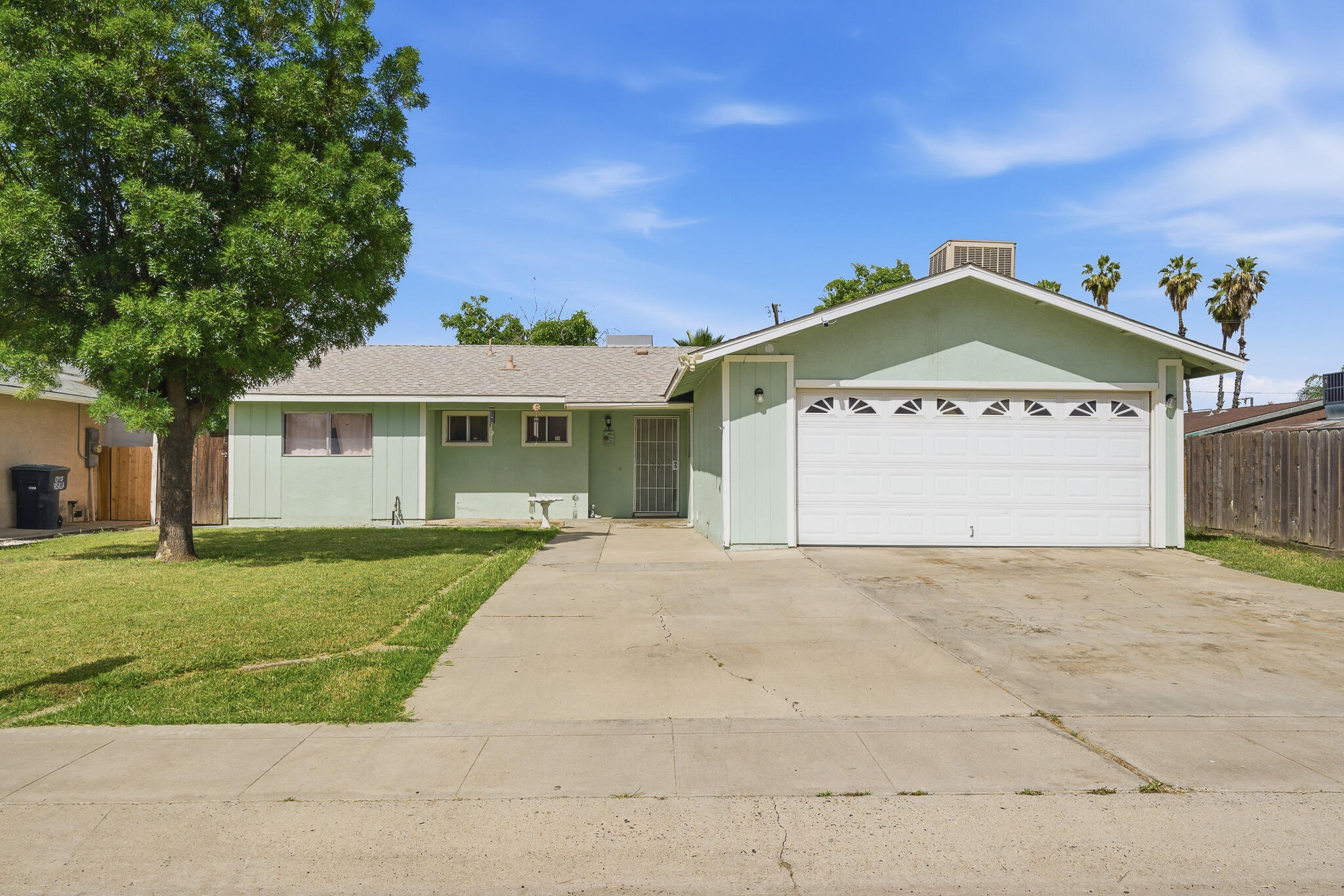 2621 S Bollinger St, Visalia, CA 93277