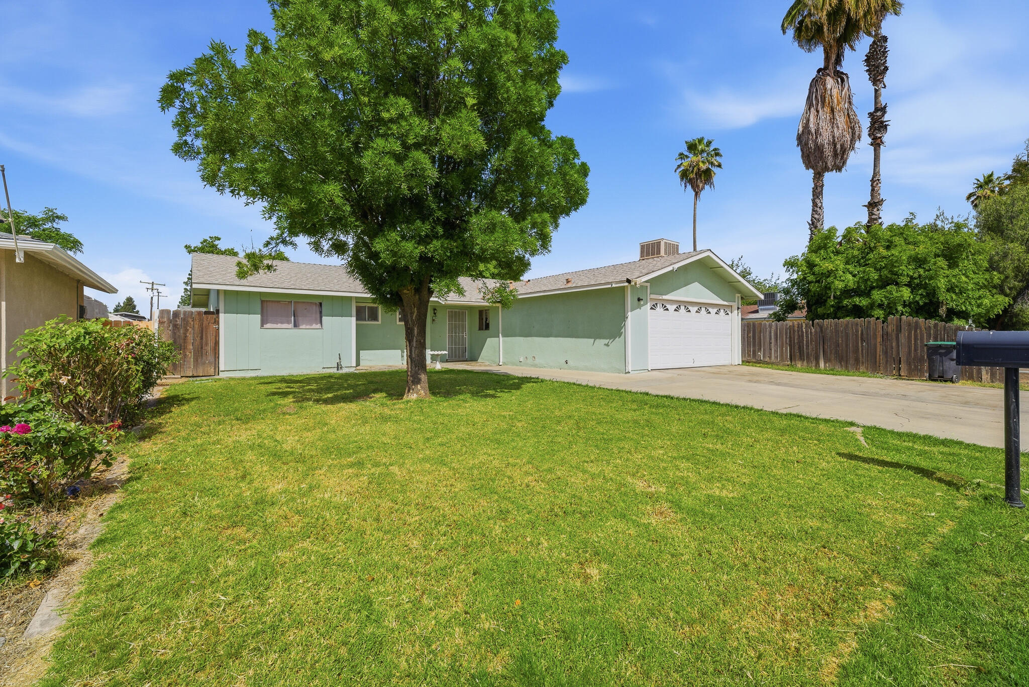 2621 S Bollinger St, Visalia, CA 93277