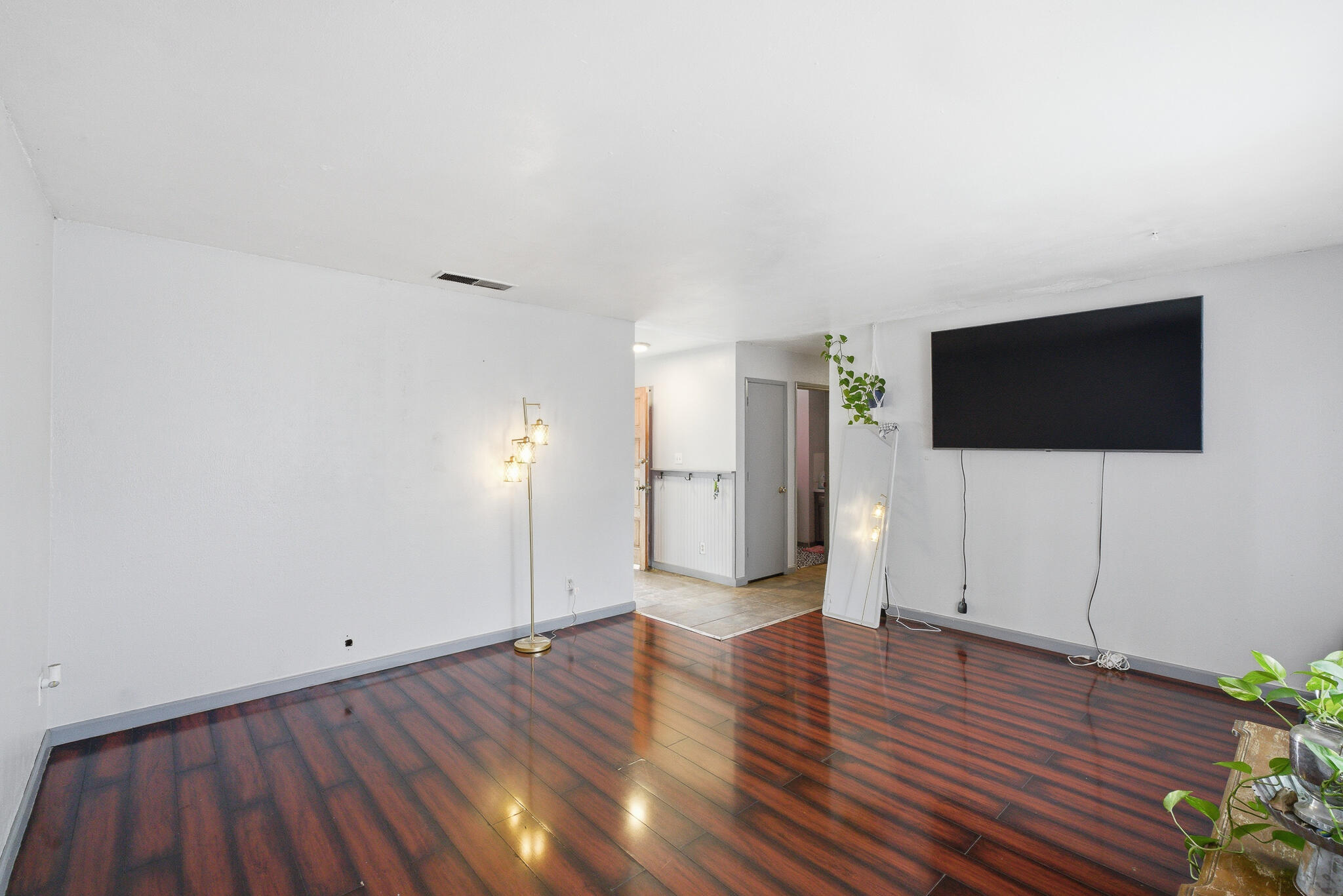 2621 S Bollinger St, Visalia, CA 93277