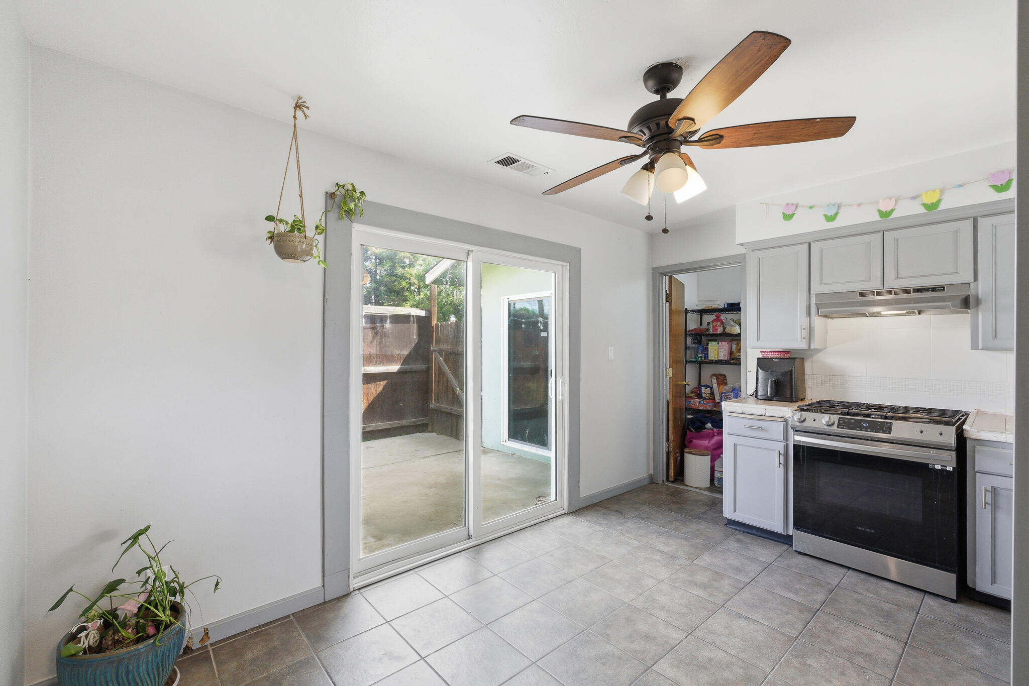 2621 S Bollinger St, Visalia, CA 93277