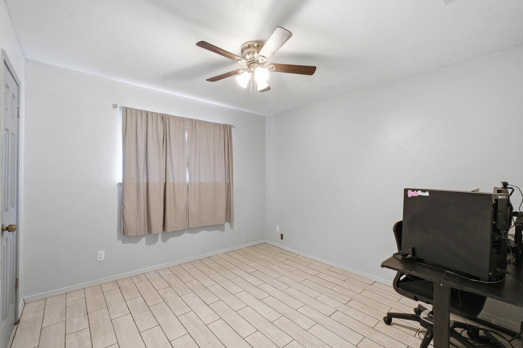 2621 S Bollinger St, Visalia, CA 93277