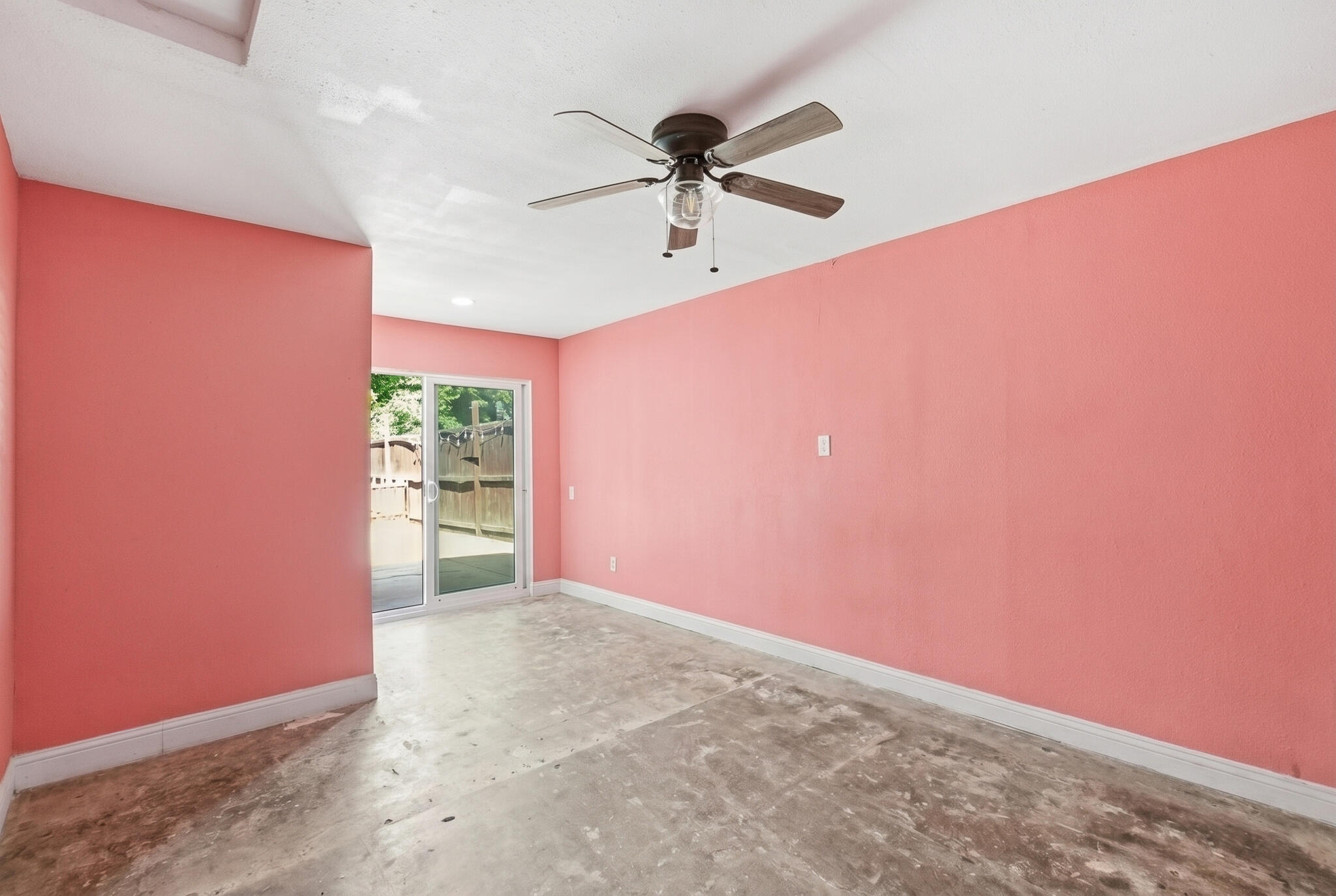 2621 S Bollinger St, Visalia, CA 93277