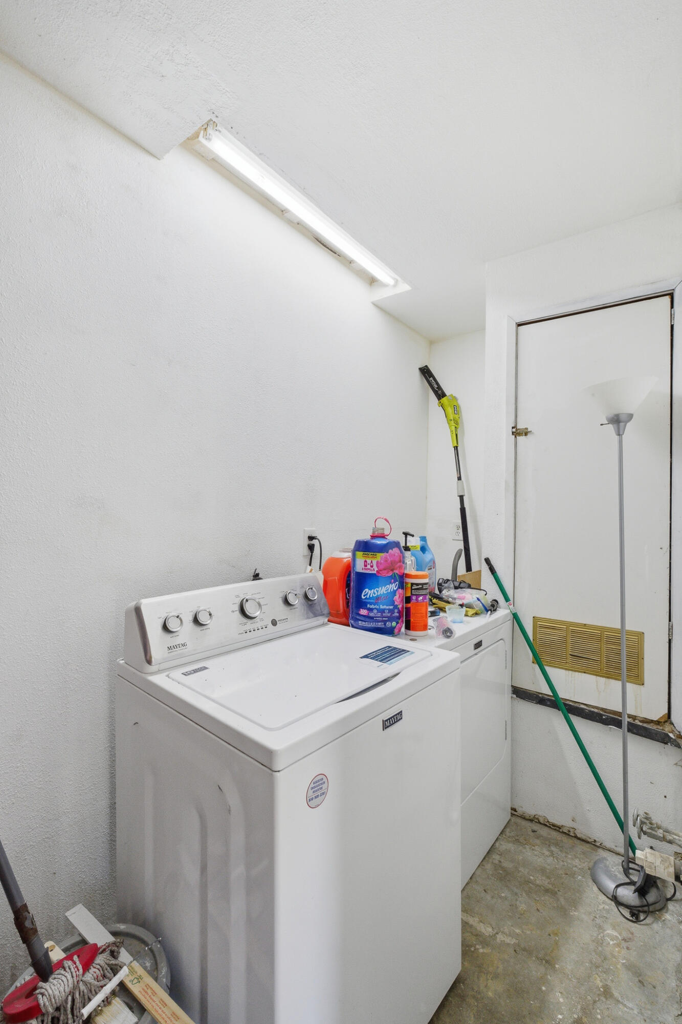 2621 S Bollinger St, Visalia, CA 93277