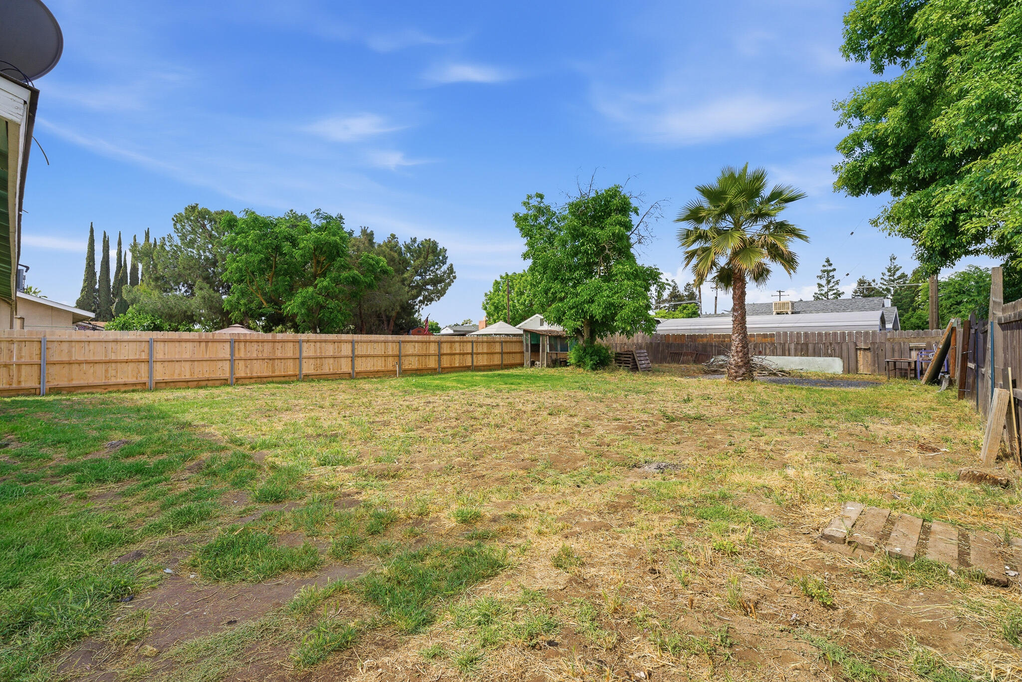 2621 S Bollinger St, Visalia, CA 93277