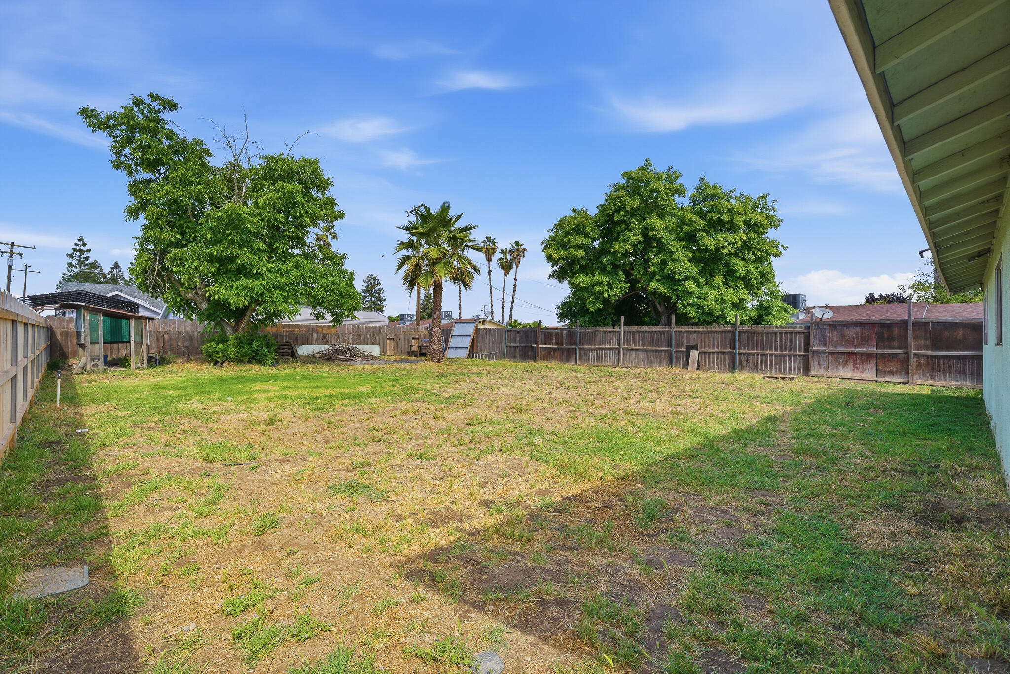 2621 S Bollinger St, Visalia, CA 93277