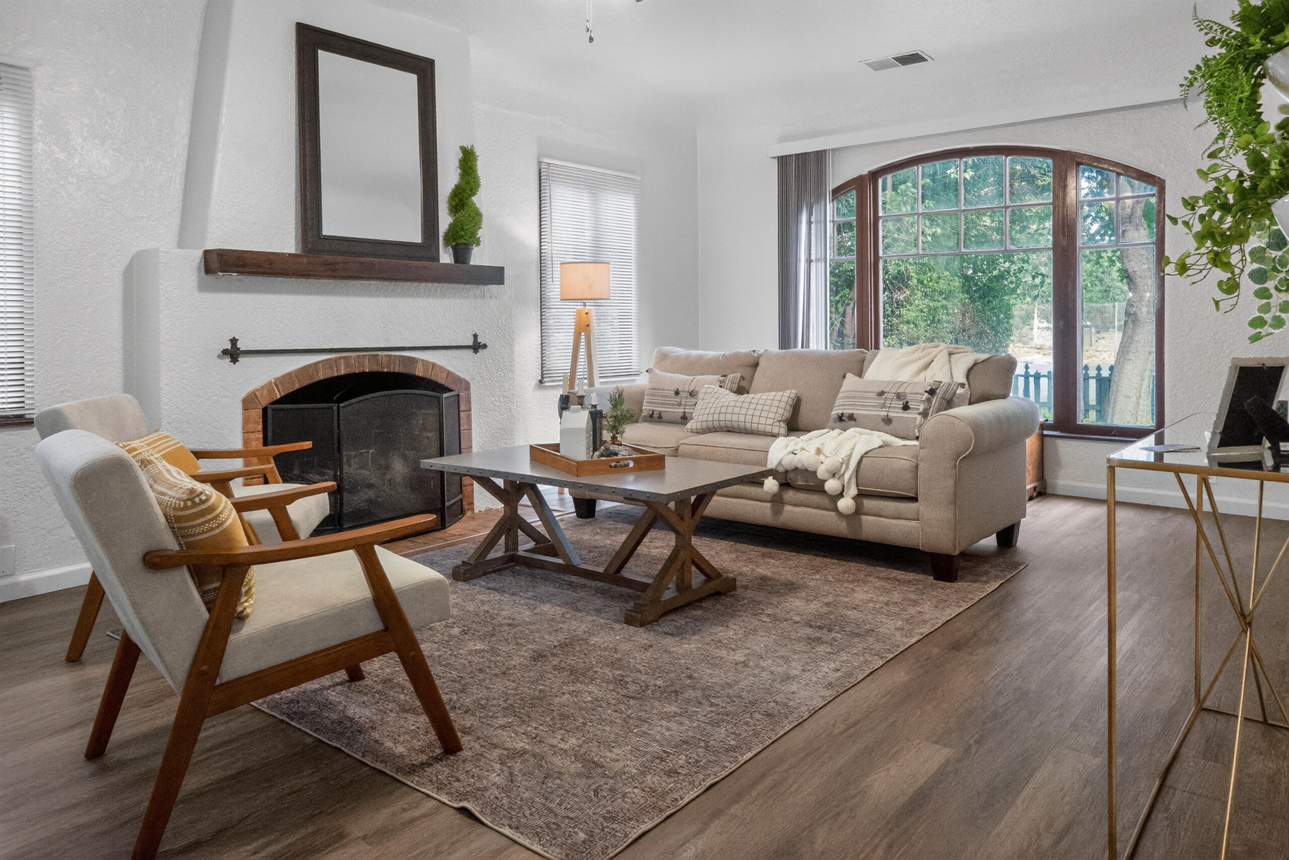 805 W Noble Ave, Visalia, CA 93277