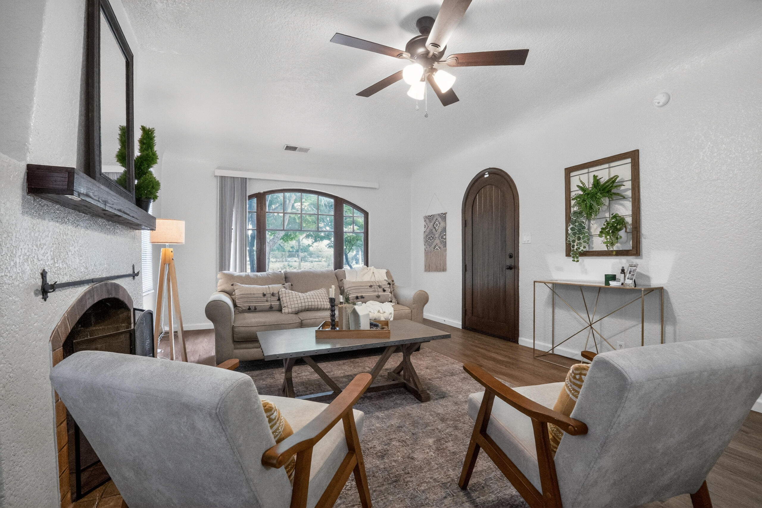 805 W Noble Ave, Visalia, CA 93277