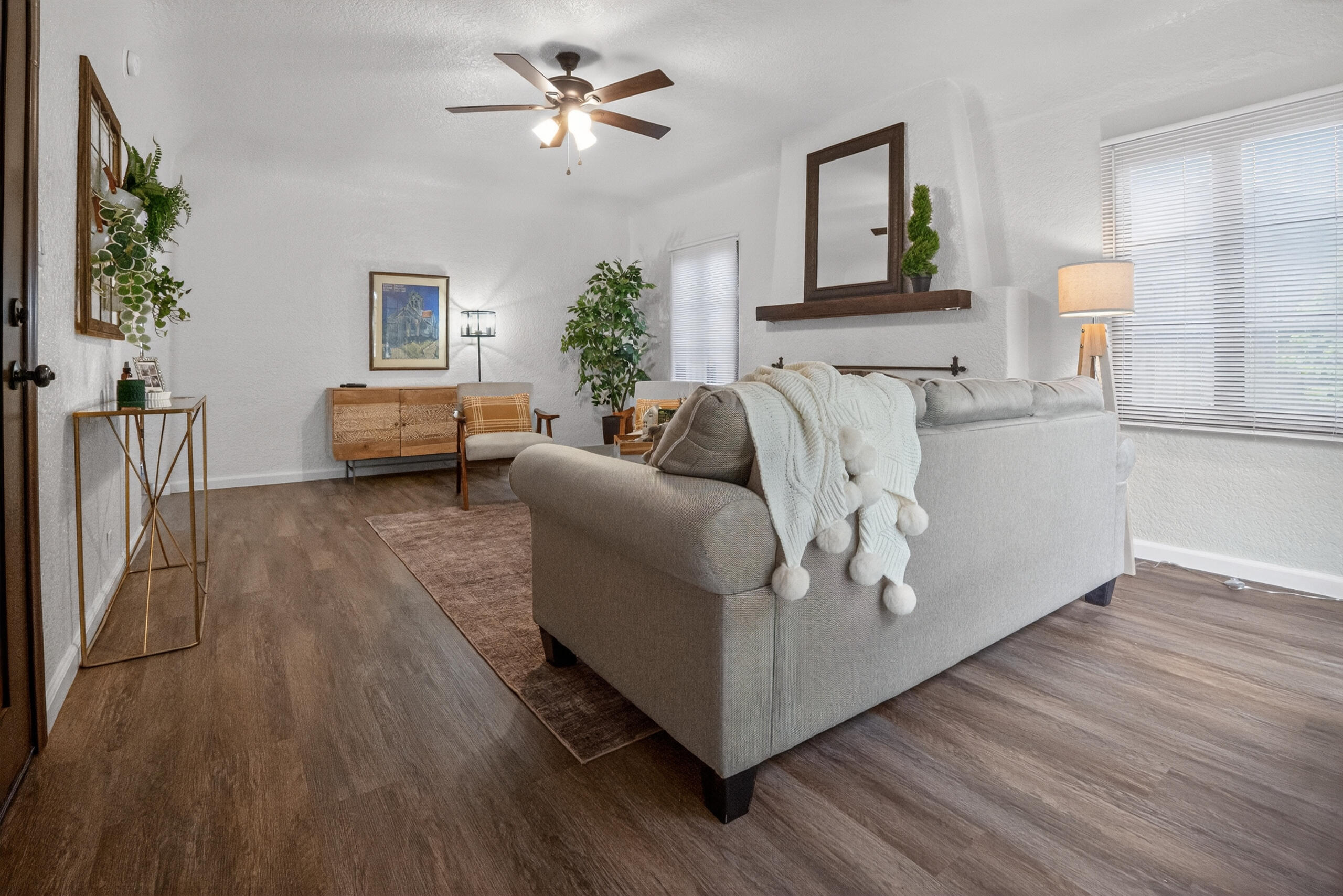 805 W Noble Ave, Visalia, CA 93277
