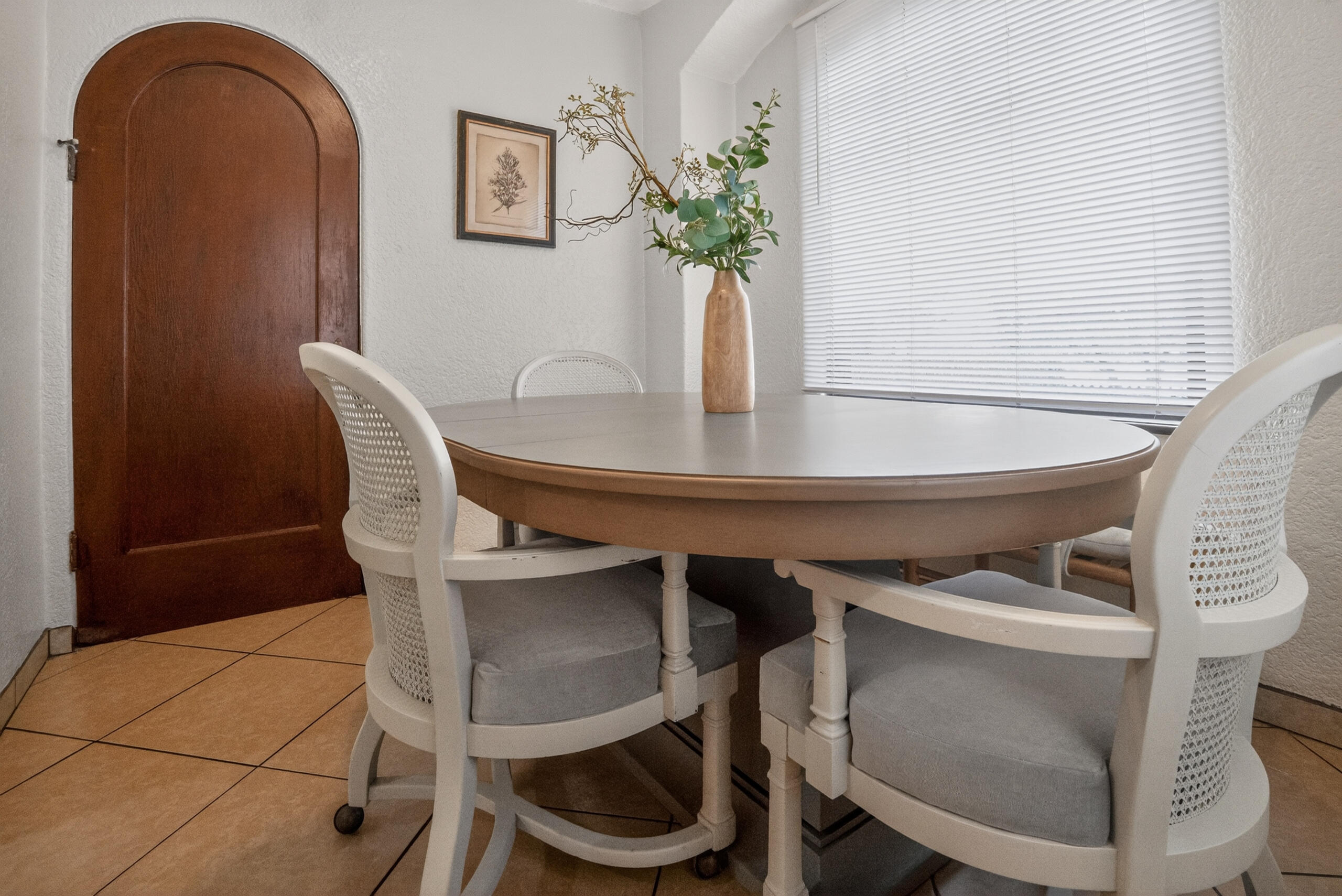 805 W Noble Ave, Visalia, CA 93277