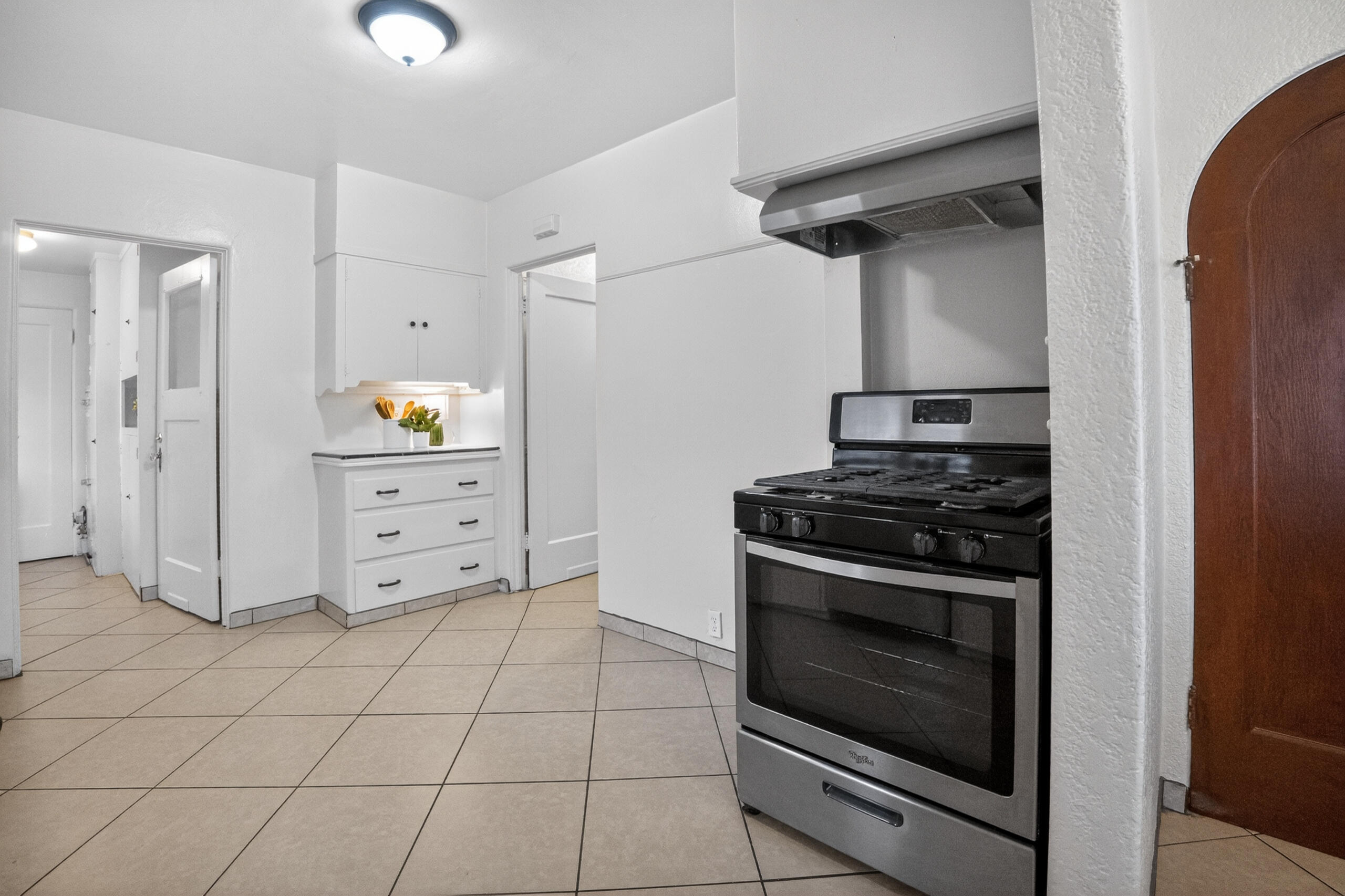 805 W Noble Ave, Visalia, CA 93277