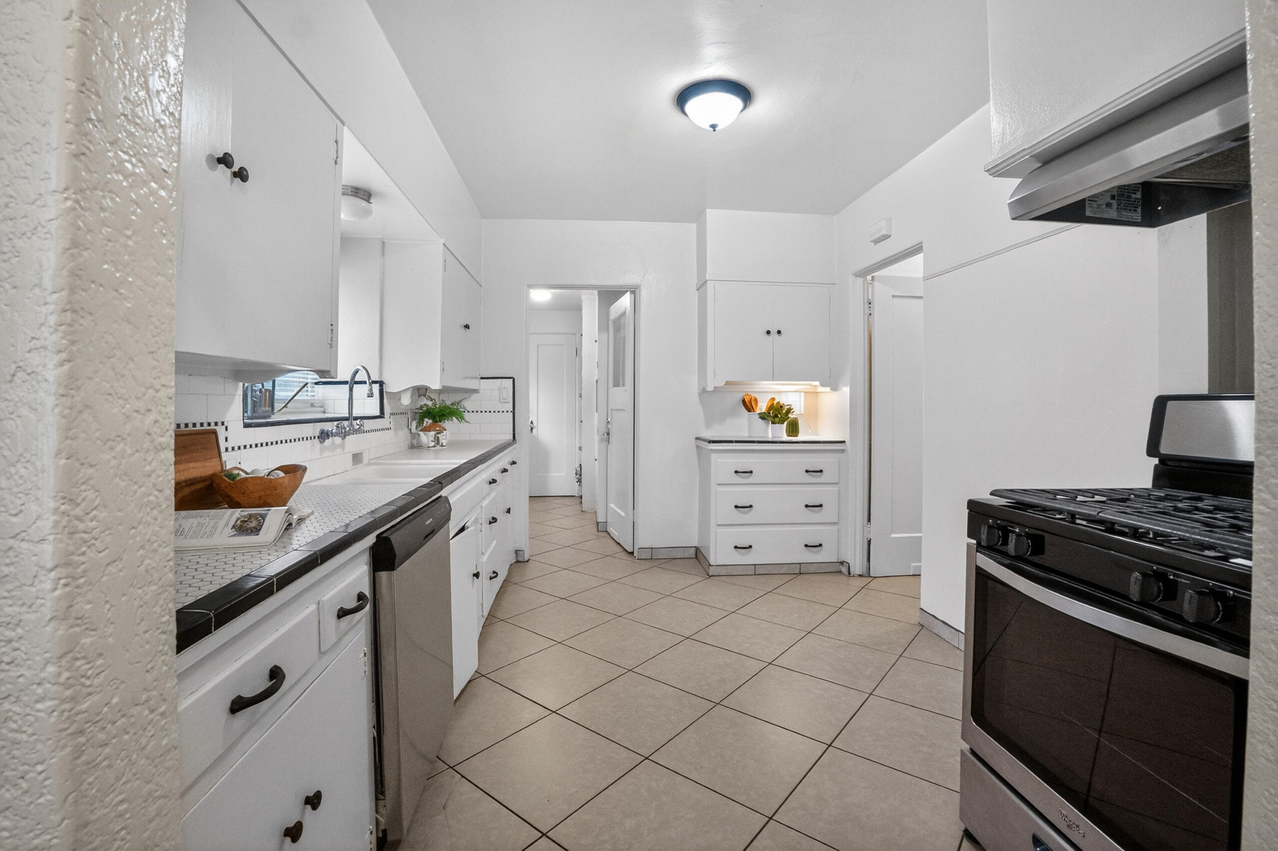 805 W Noble Ave, Visalia, CA 93277